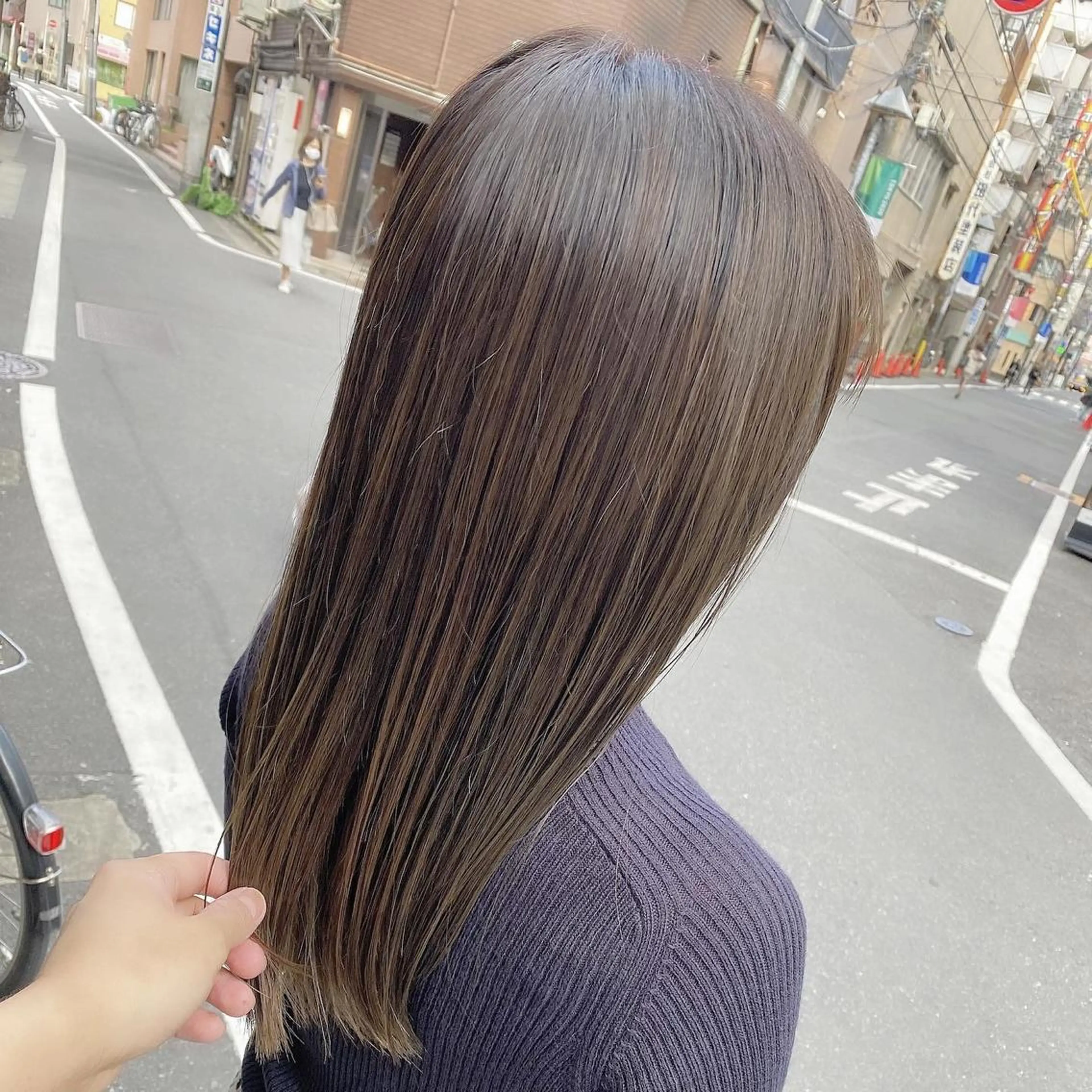 セミロング カラー アッシュ ベージュカラー 髪質改善 髪質改善特化 安東駿介のヘアスタイル