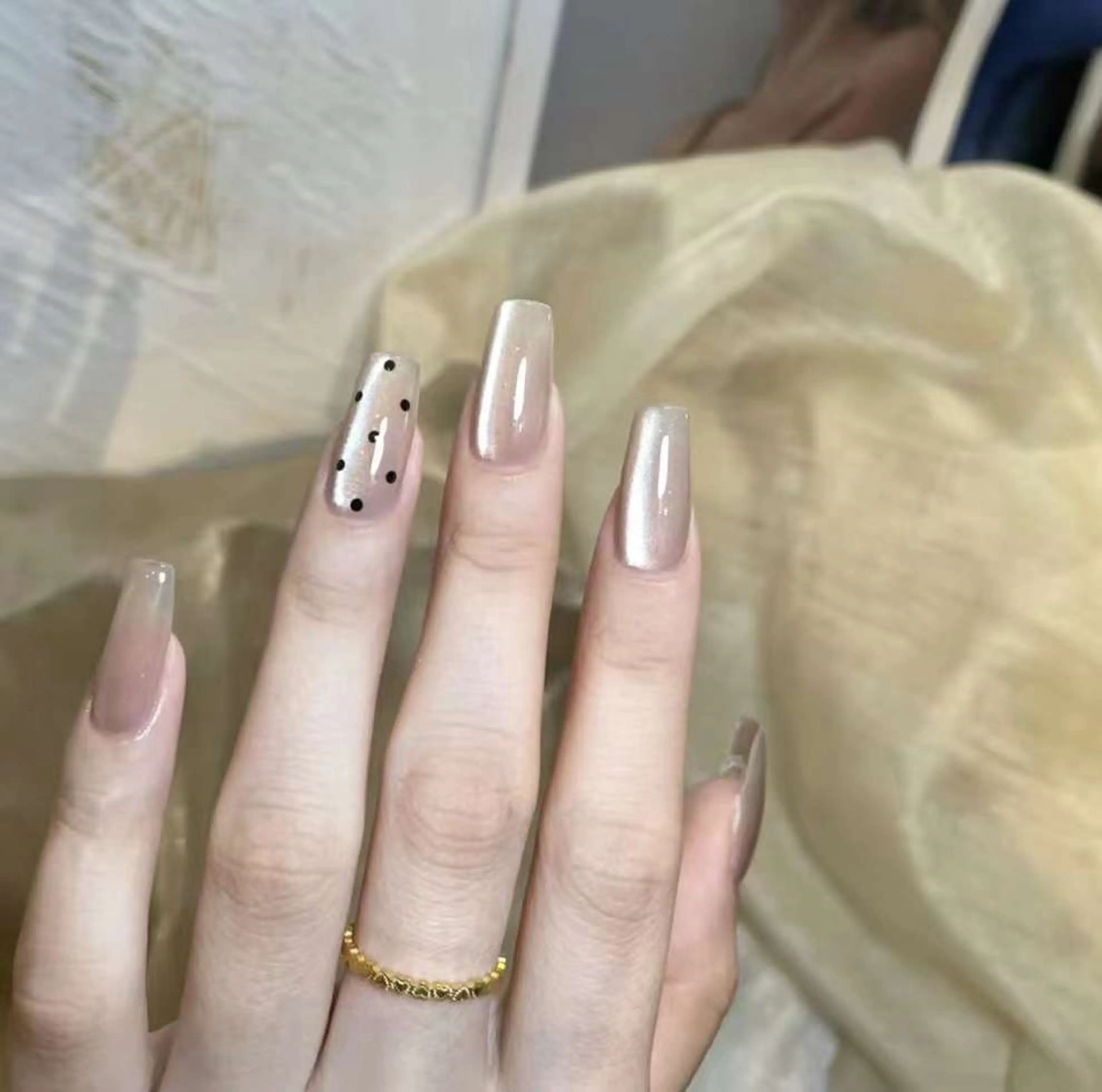 チップ長さ出しマグネットワンカラー、ドット10本🧲ソフトジェルオフ無料¥12800の写真