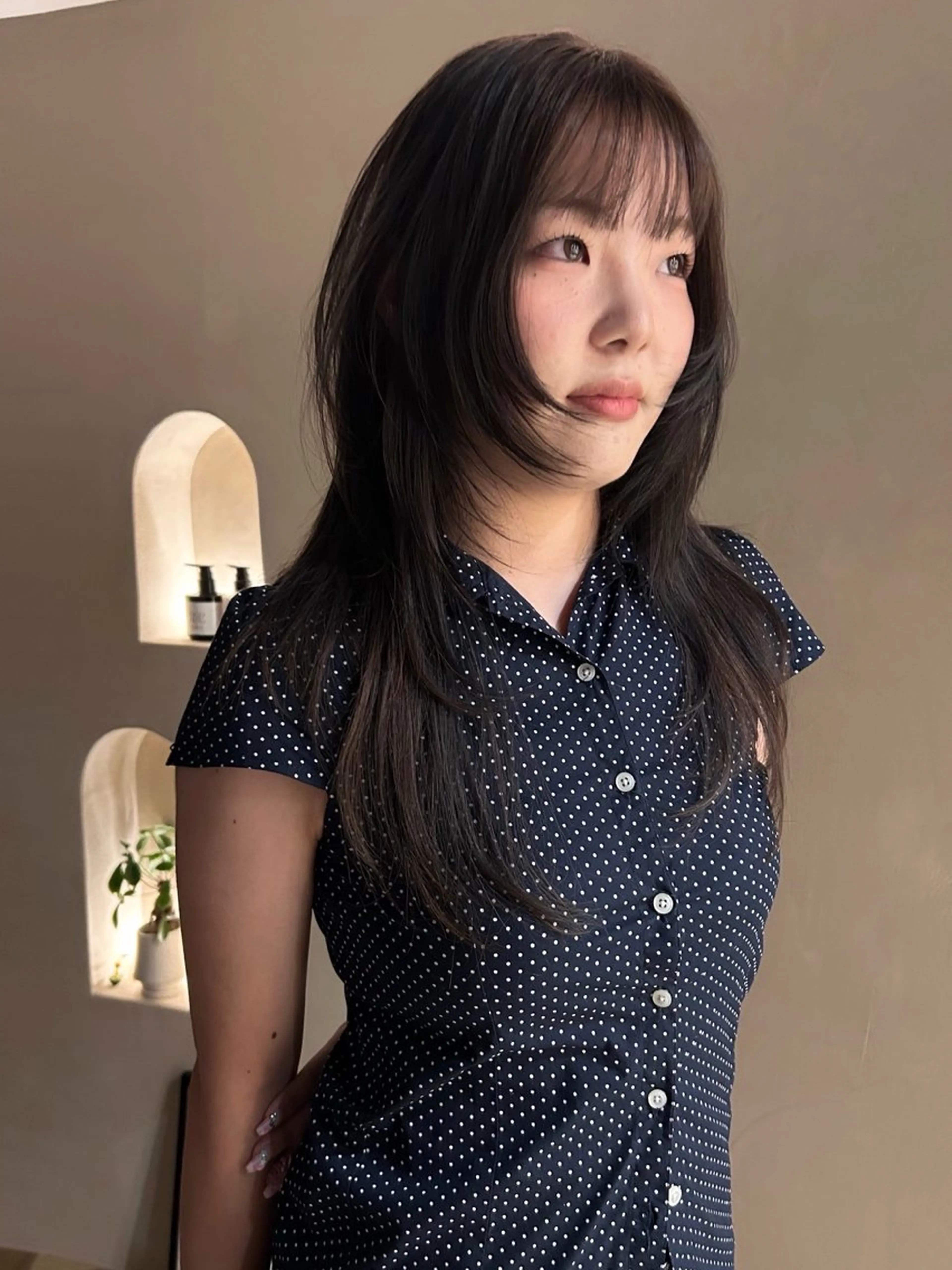 セミロング 菅野 亮乙のヘアスタイル