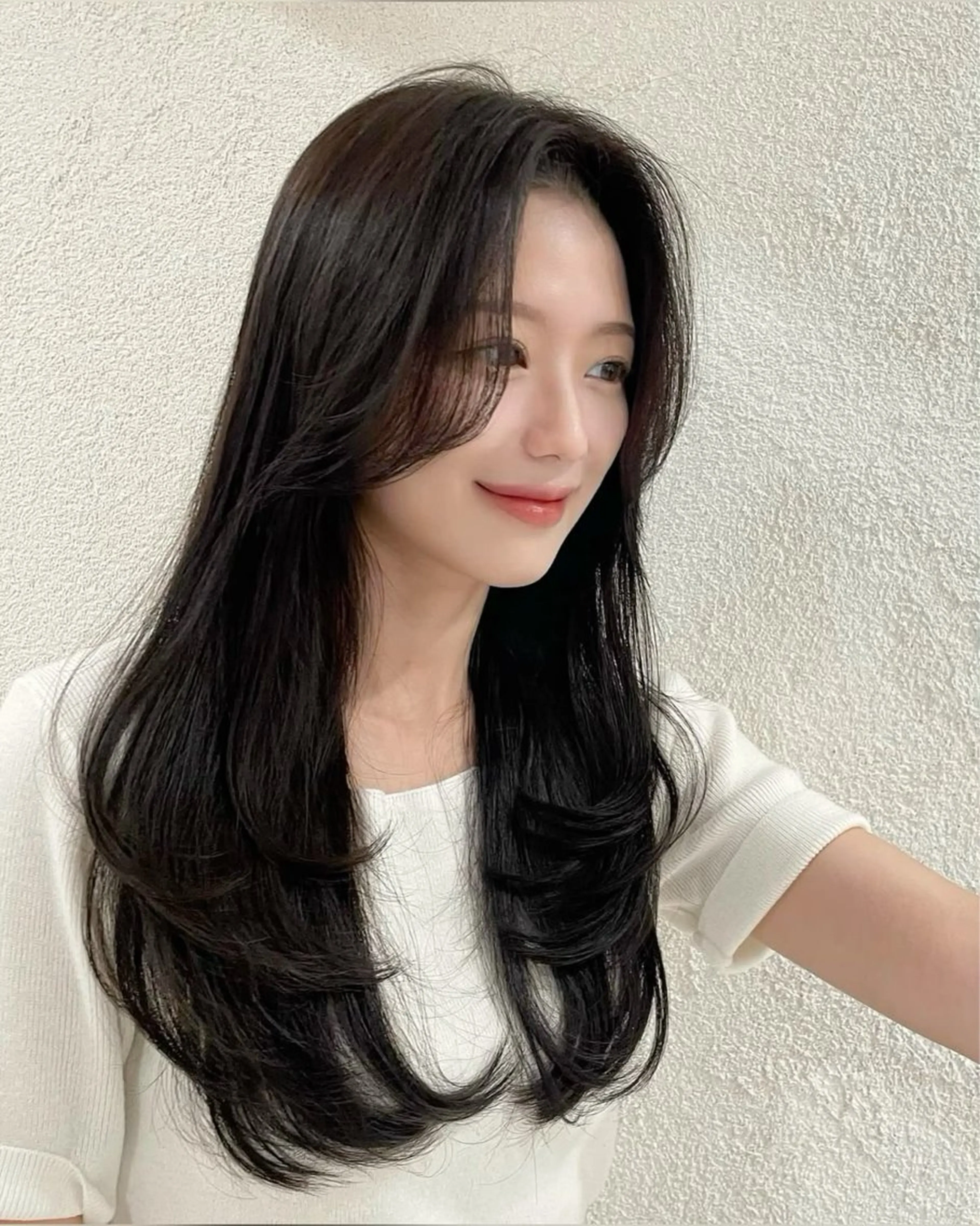 セミロング カット ヘアカラー AHNKISM所属・レイヤーカット💎 髪質改善のヘアスタイル