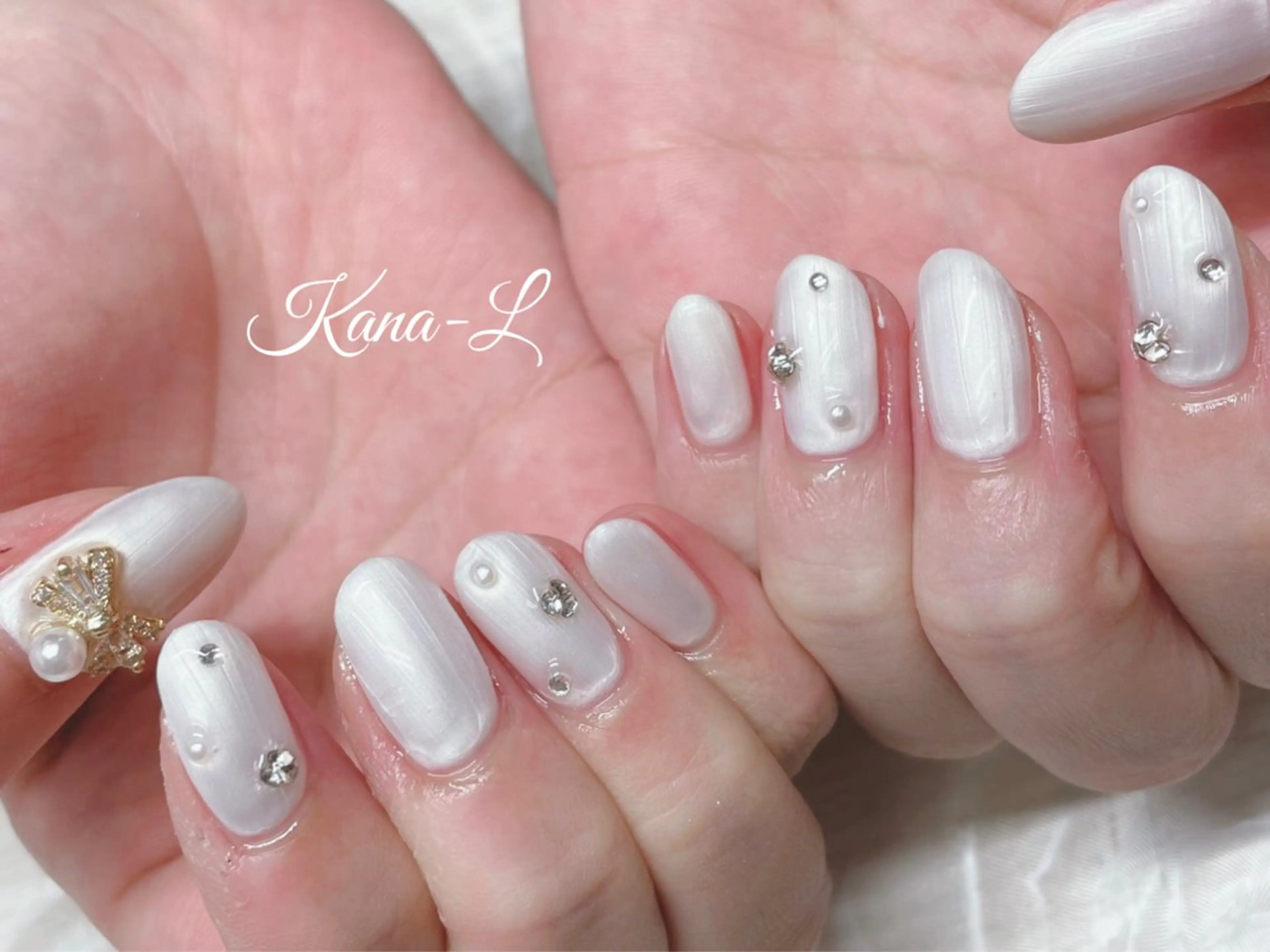 ネイル ジェルネイル キラキラネイル 韓国ネイル パラジェル リボン 芦辺 香奈のネイルデザイン