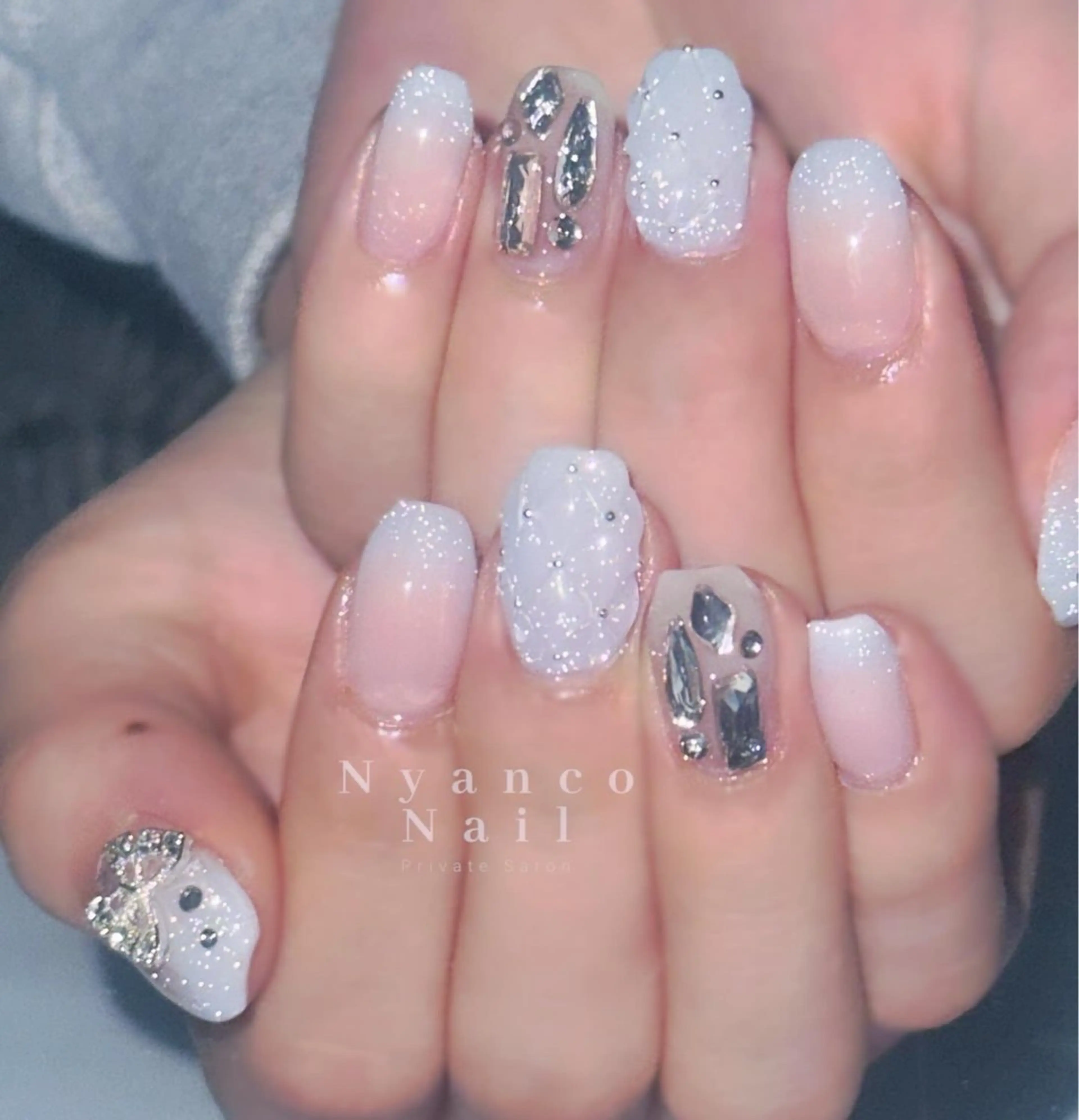 ネイル フラッシュネイル ジェルネイル グラデーション キラキラネイル ラメ(グリッター) Nyanco Nailのネイルデザイン