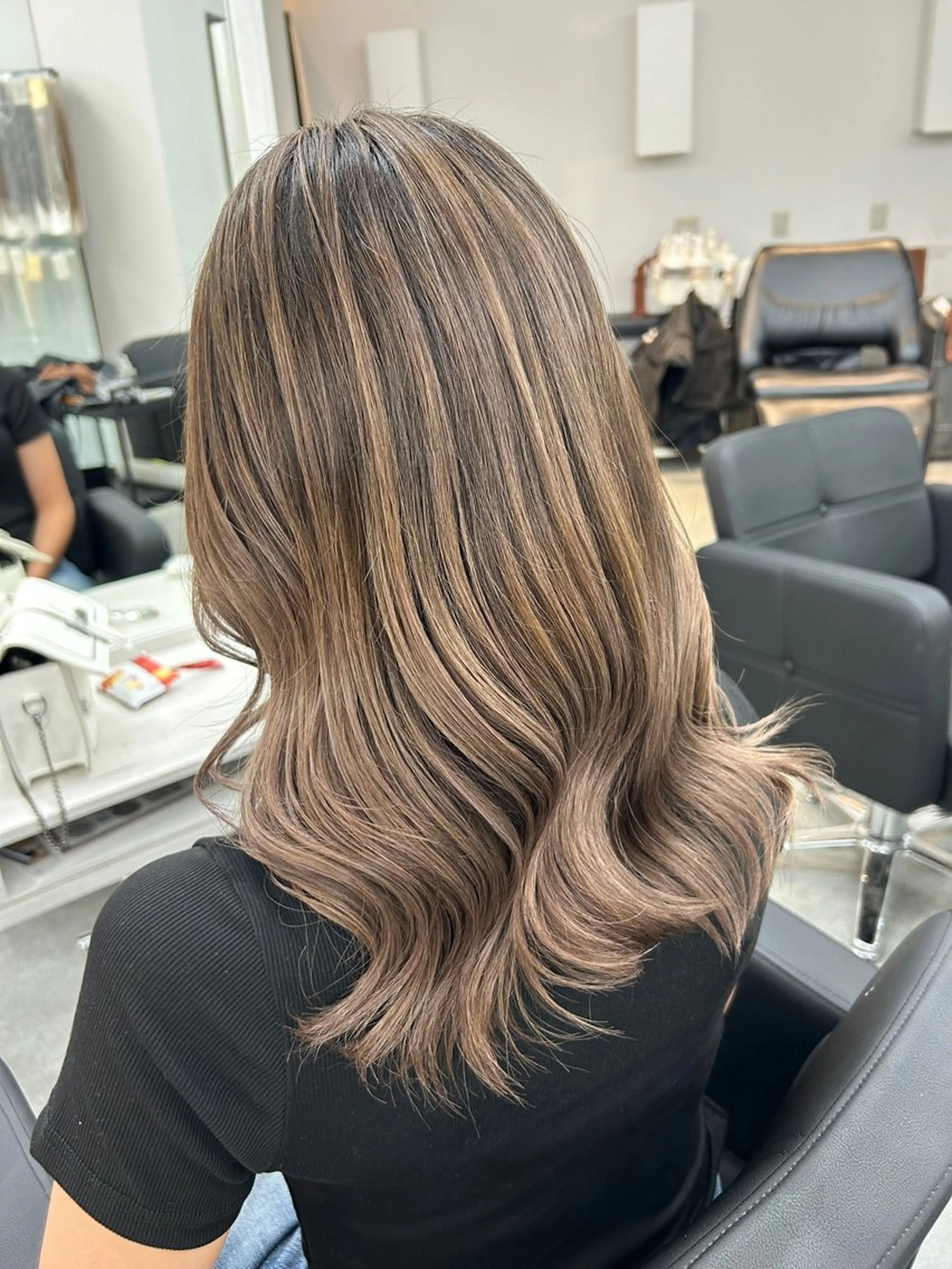 ミディアム カラー シールエクステ バレイヤージュ ブリーチ ハイライトカラー ハイトーンカラー レイヤー/エクステ alpha下妻のヘアスタイル