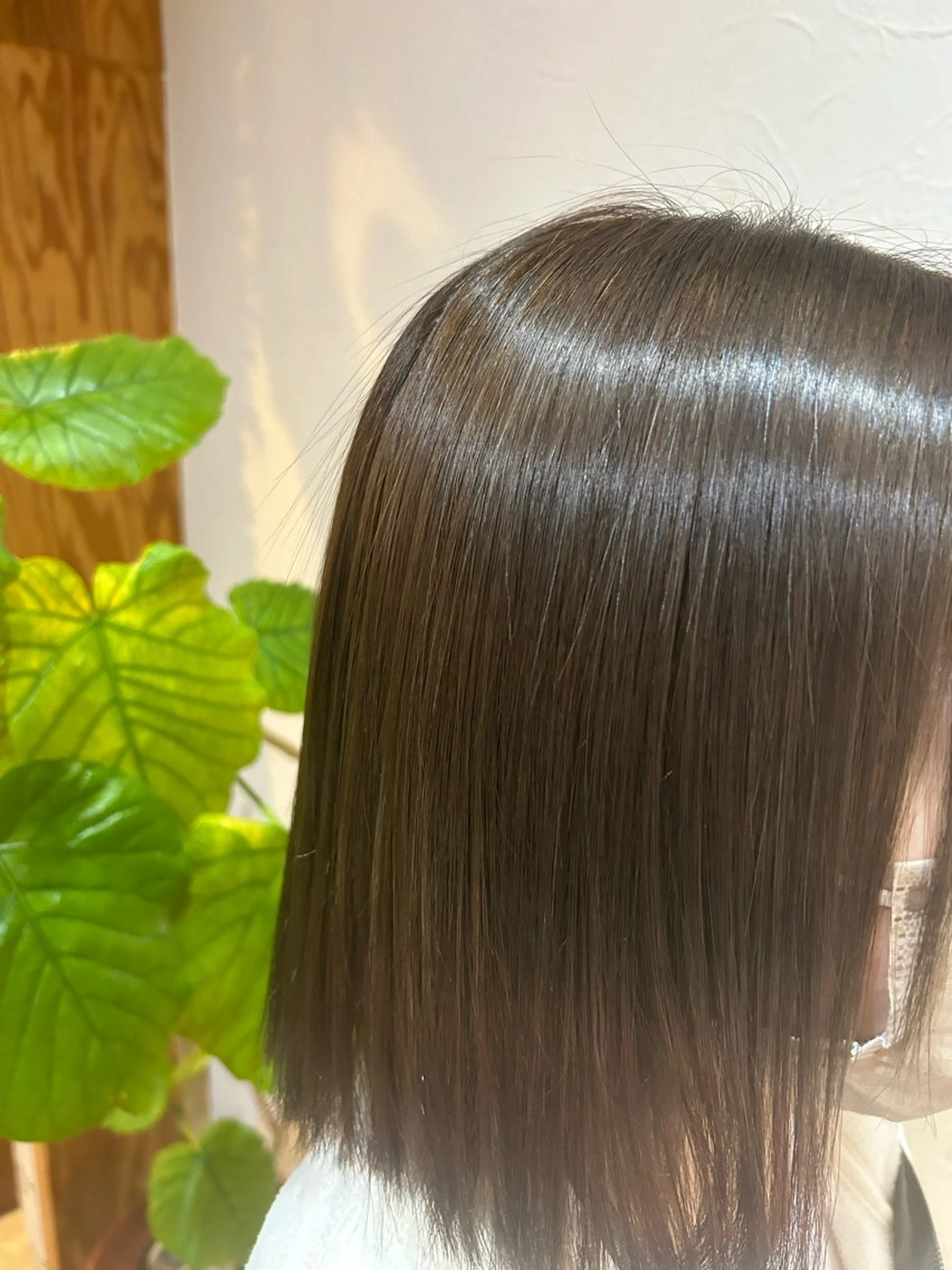 ミディアム カラー ベージュカラー ブリーチ 透明感カラー ハイライトカラー ハイライト 鏡原 実和のヘアスタイル