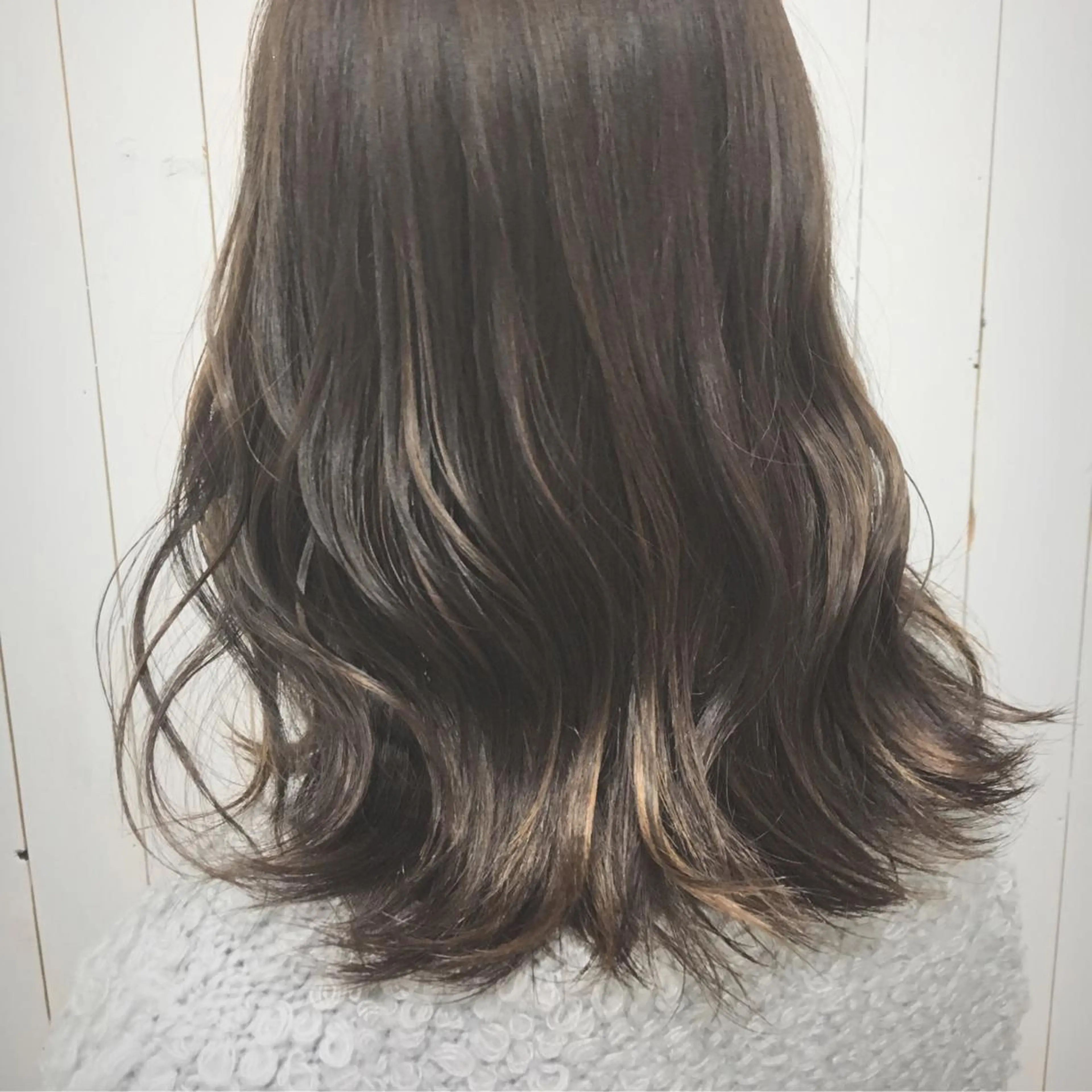 ミディアム カラー バレイヤージュ グラデーションカラー レイヤーカット 山田 守のヘアスタイル