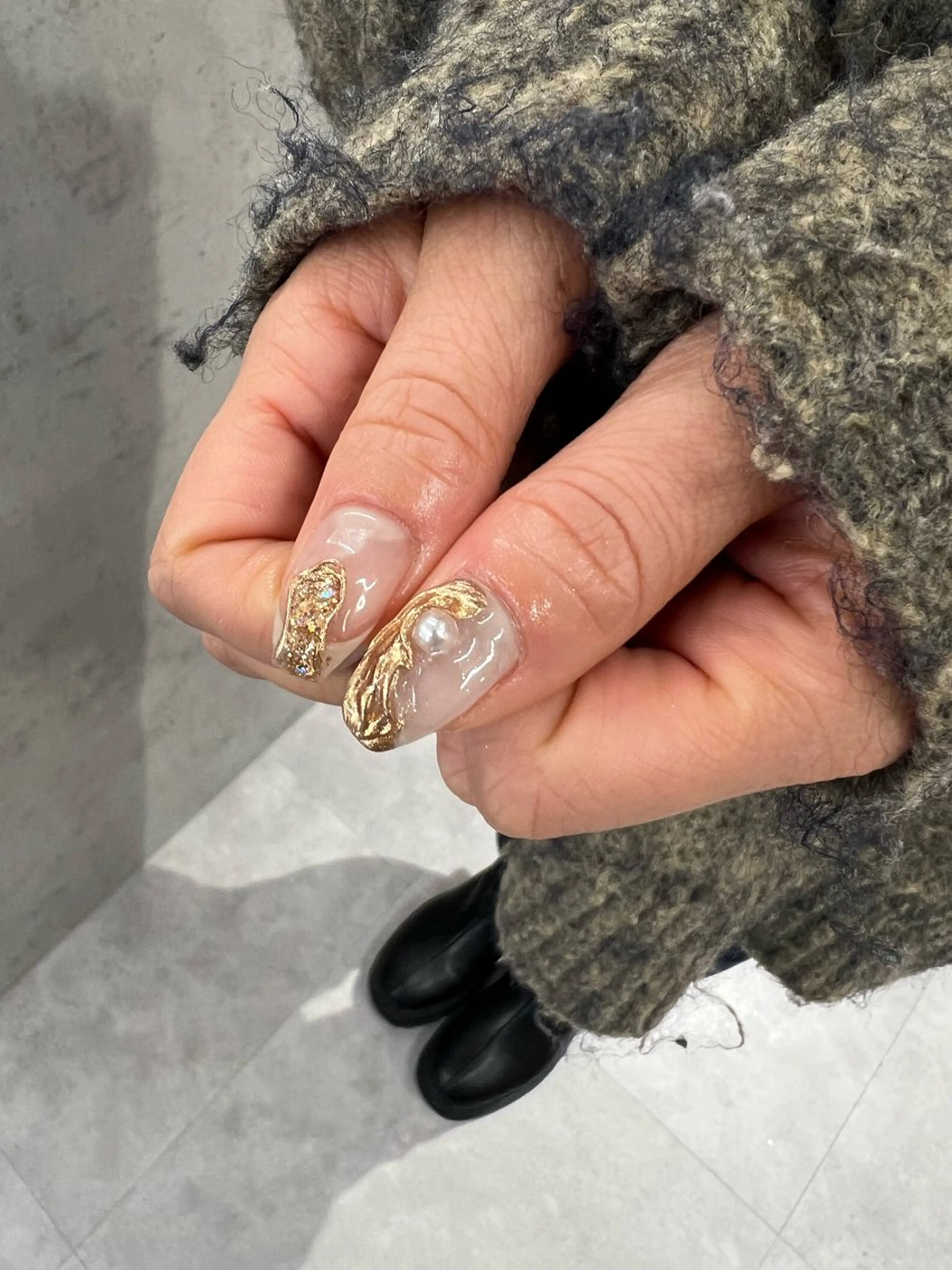 ネイル ブラウン ラメ(グリッター) ニュアンスネイル ハンドネイル ハンドケア Bana_ Nailのネイルデザイン