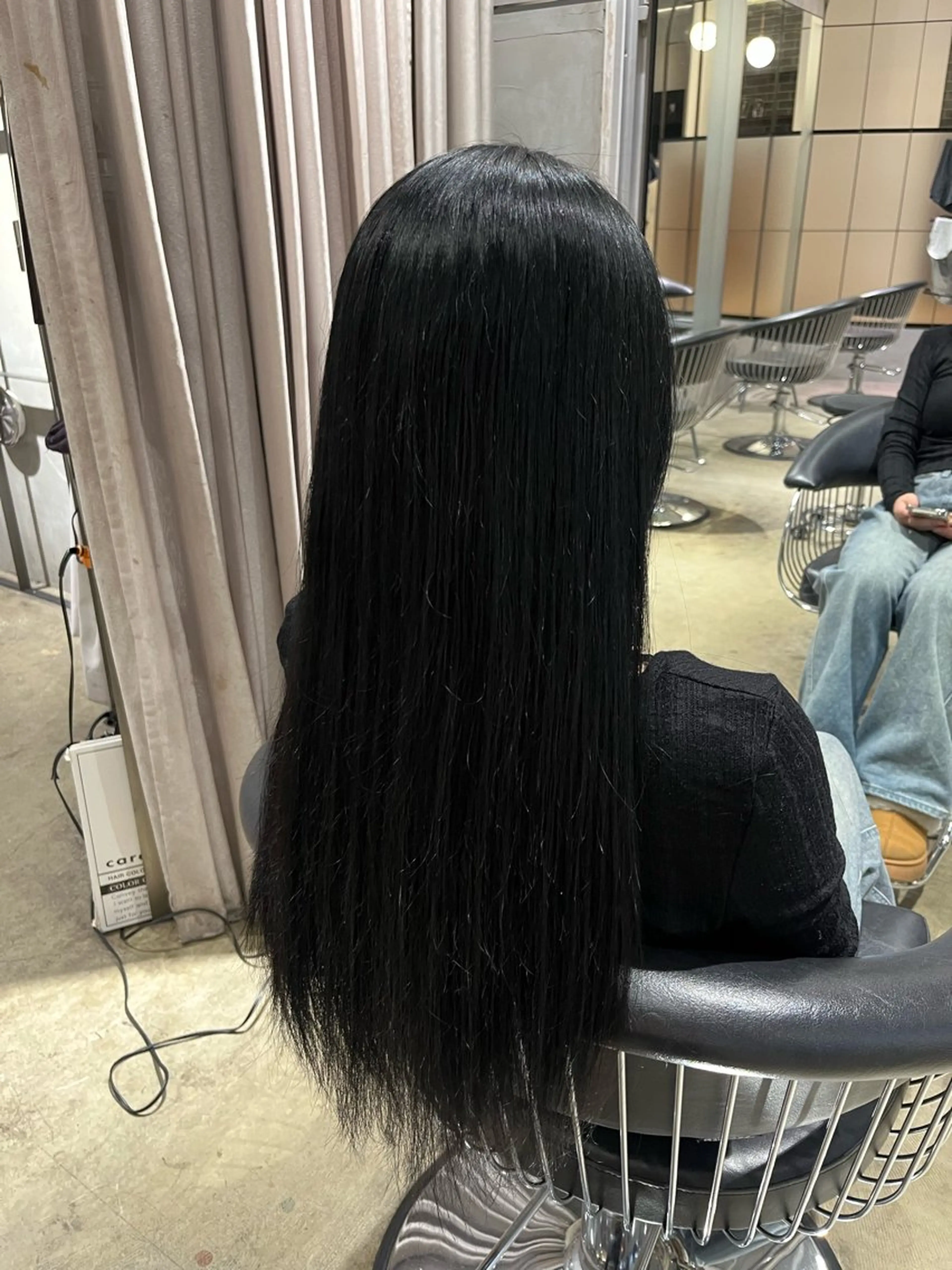 カラー hinaru ．のヘアスタイル