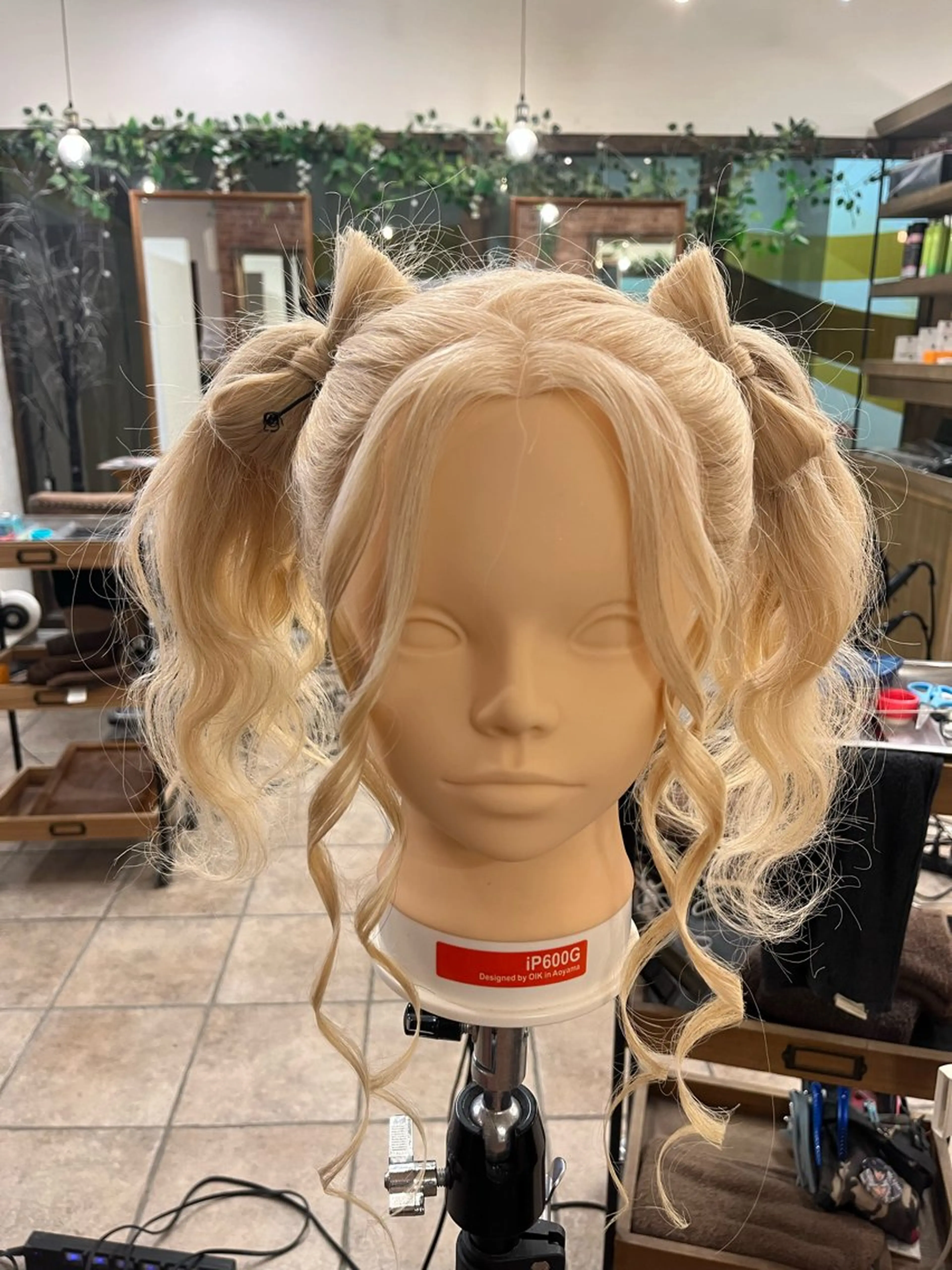 セミロング ヤマダ アヤノのヘアスタイル