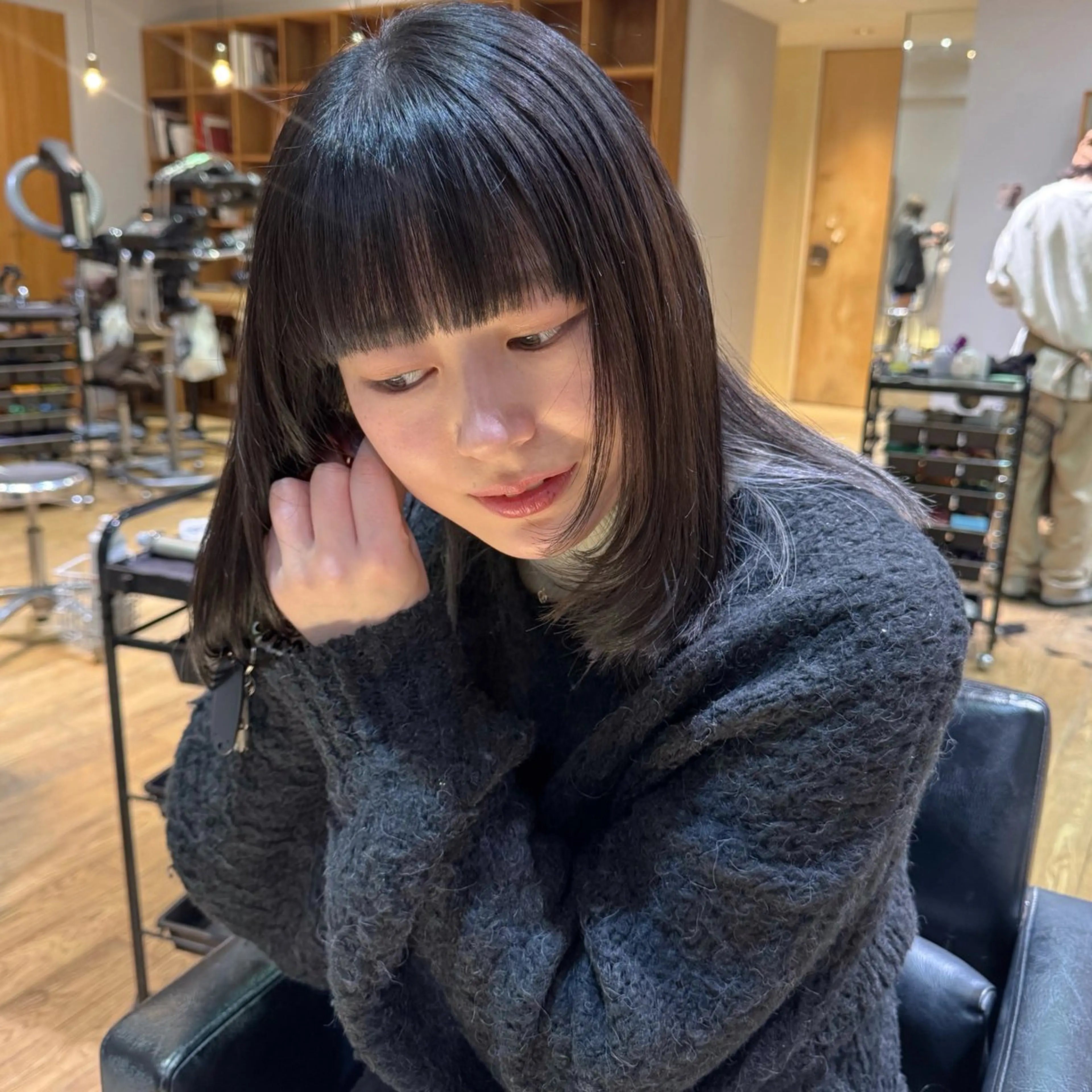 ミディアム パーマ 顔まわりレイヤー レイヤーカット カット パーマ 大橋 芽衣のヘアスタイル