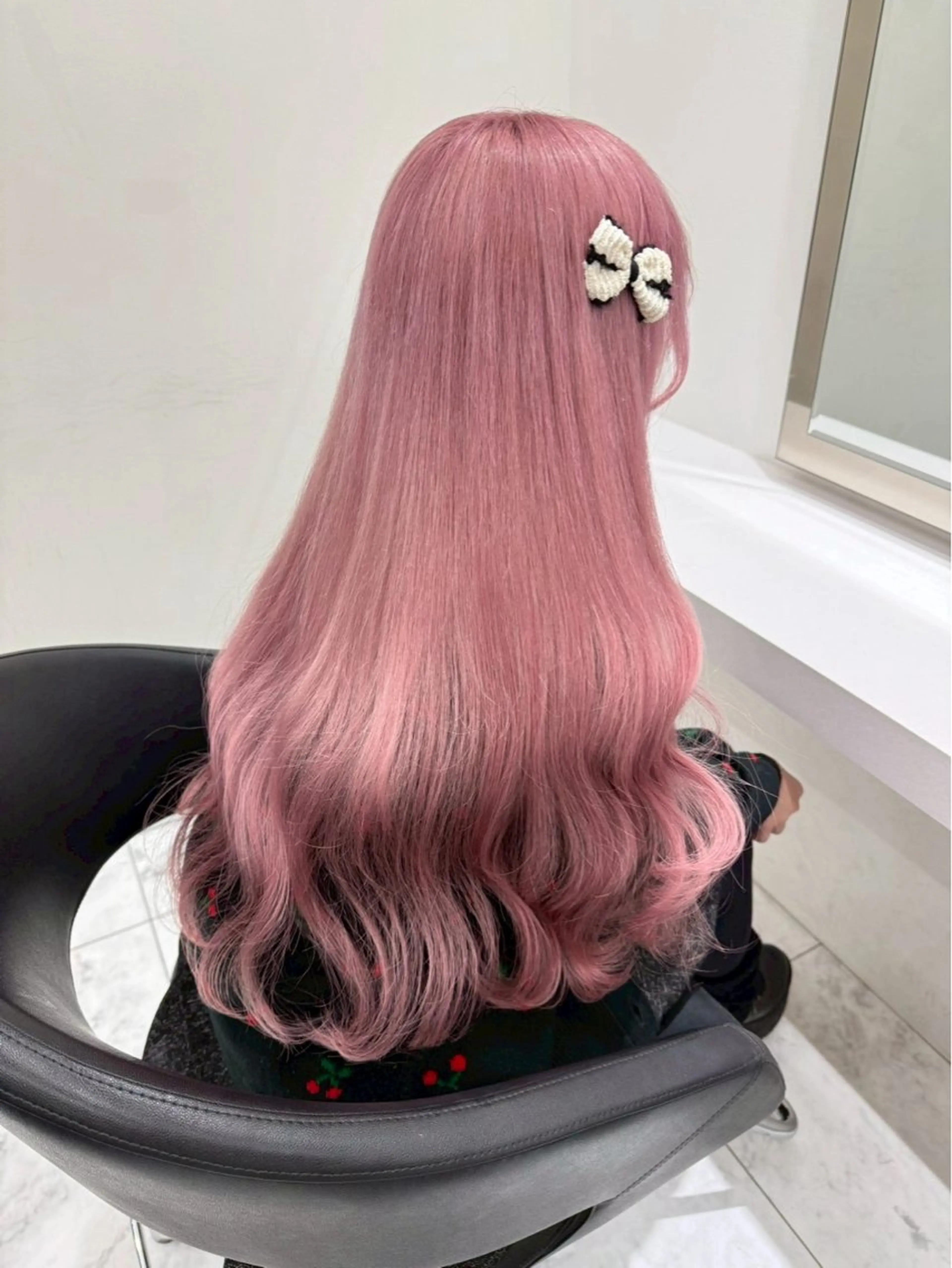 ロング カラー ブリーチ 透明感カラー ハイトーンカラー ヘアカラー ハイトーンカラー💞 くるみ🎀のヘアスタイル