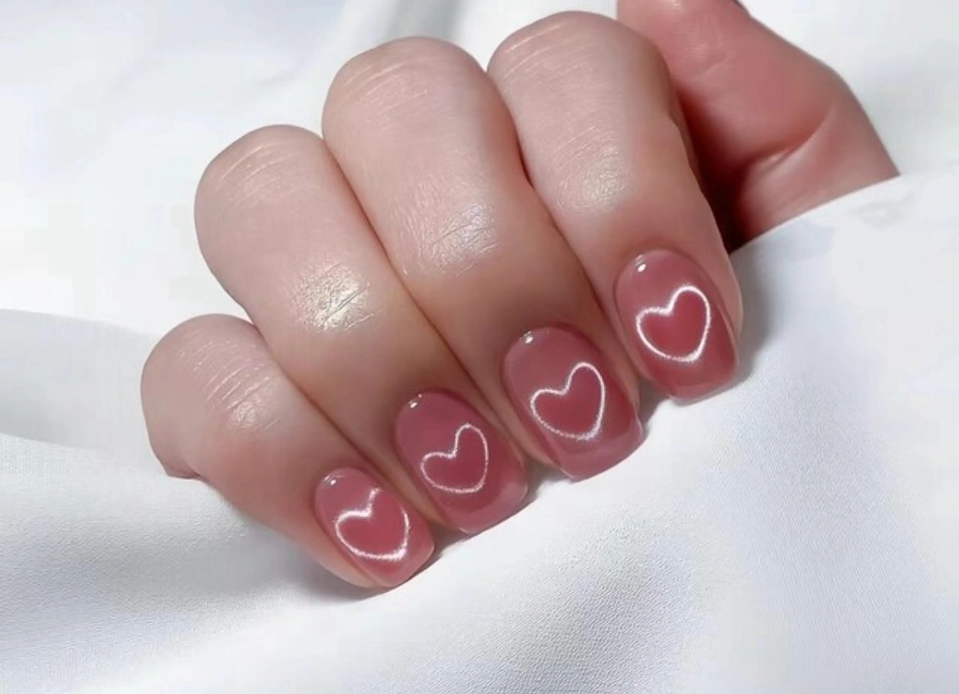 ＜新規自爪オフ無料）★ SNS話題沸騰ハートマグネットネイルの写真