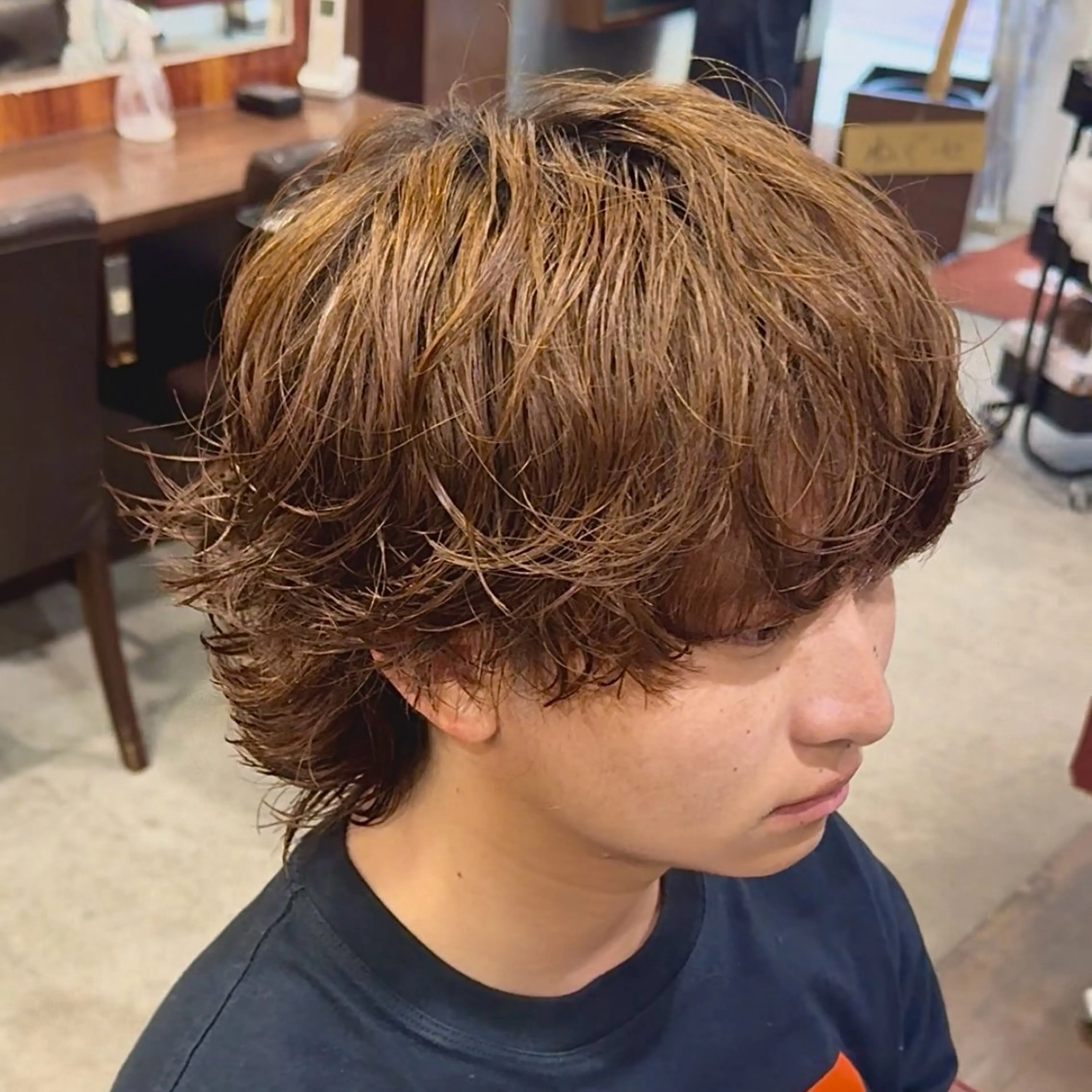 カラー パーマ メンズ メンズウルフカット ブラウンカラー ウルフカット ヘアカラー スペインカール/ サーフカール/RYUのヘアスタイル