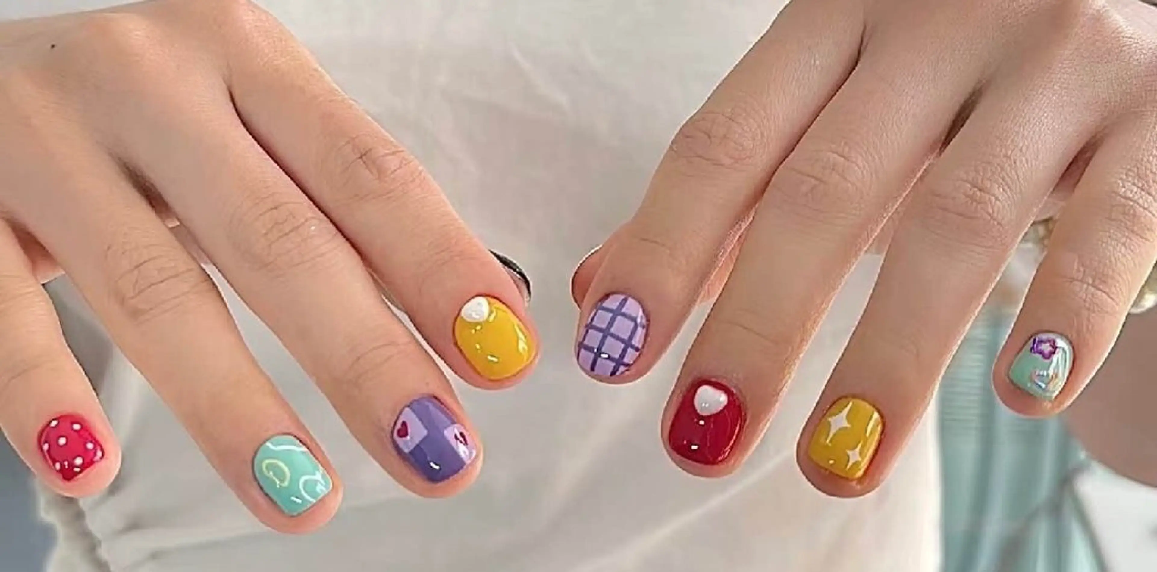 ネイル 小島 阿佑美のネイルデザイン