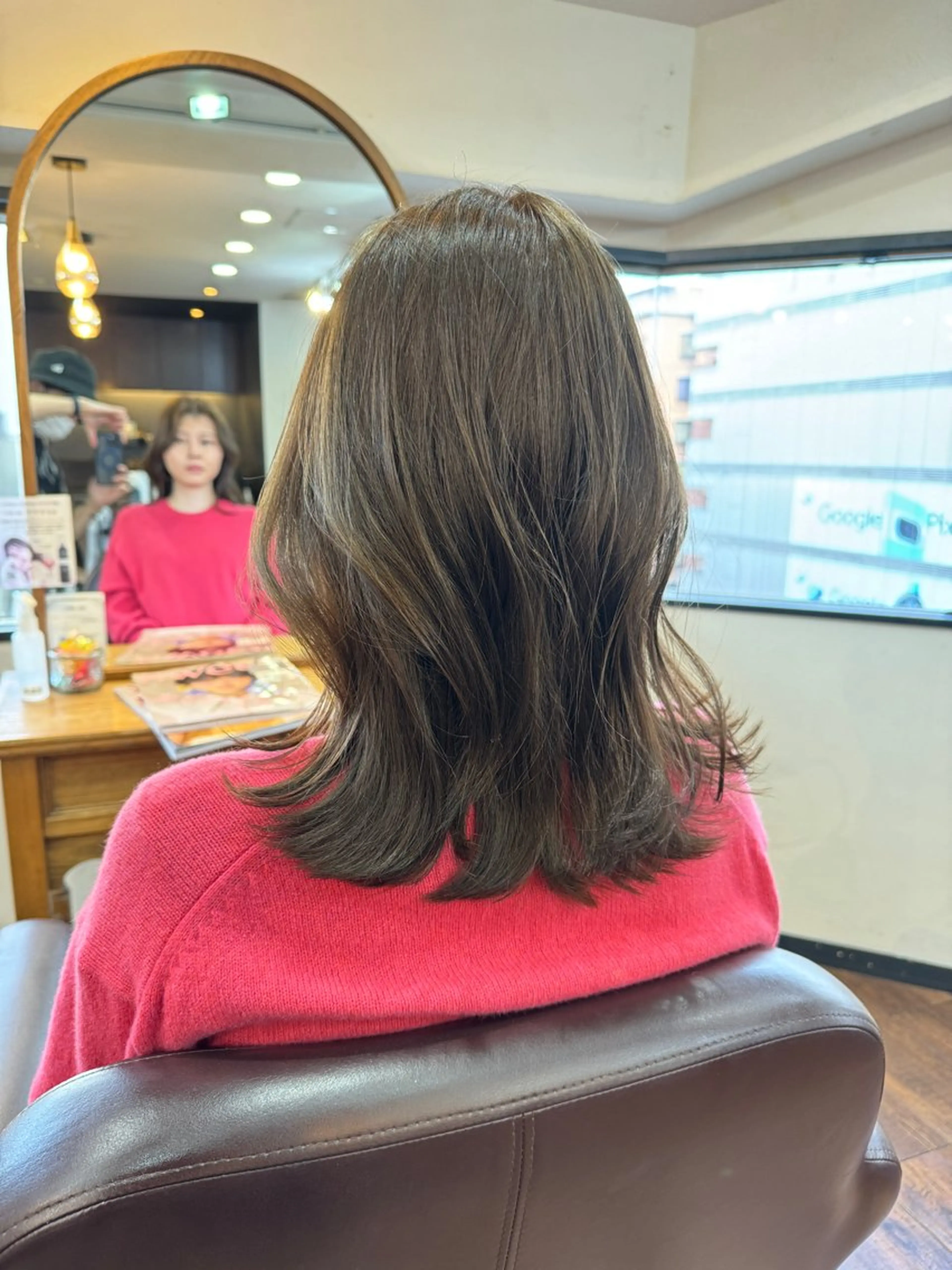 ミディアム カラー ミディアムレイヤー ベージュカラー ブリーチ ミルクティーベージュ ブリーチなしカラー 似合わせレイヤー 🇰🇷荒木洋文のヘアスタイル