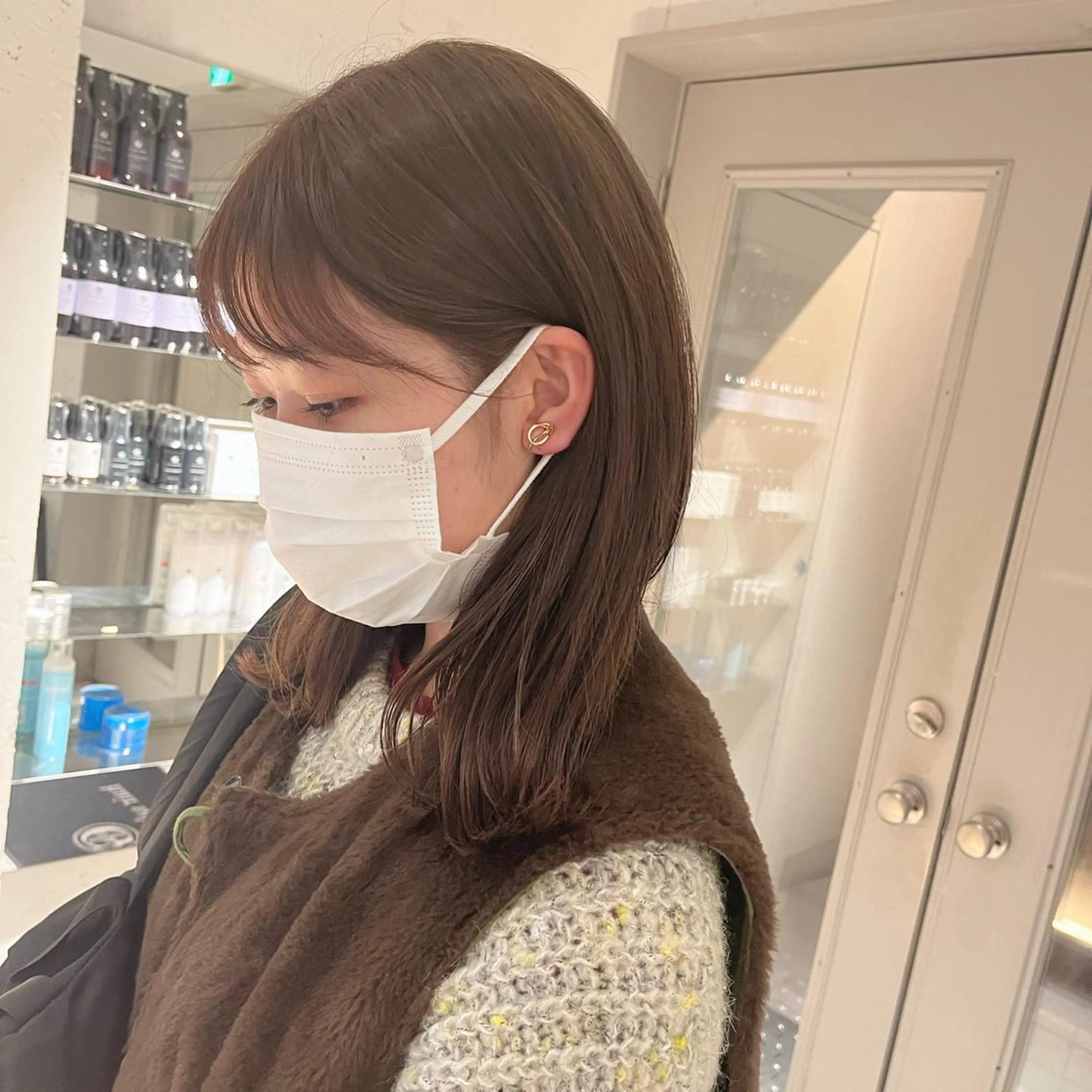 ミディアム カラー ベージュカラー ハイトーンカラー 外国人風カラー ヘアカラー トリートメント ヘッドスパ ヘアセット カジュアルを女っぽく 𝗮𝘆𝗮𝗰𝗼のヘアスタイル