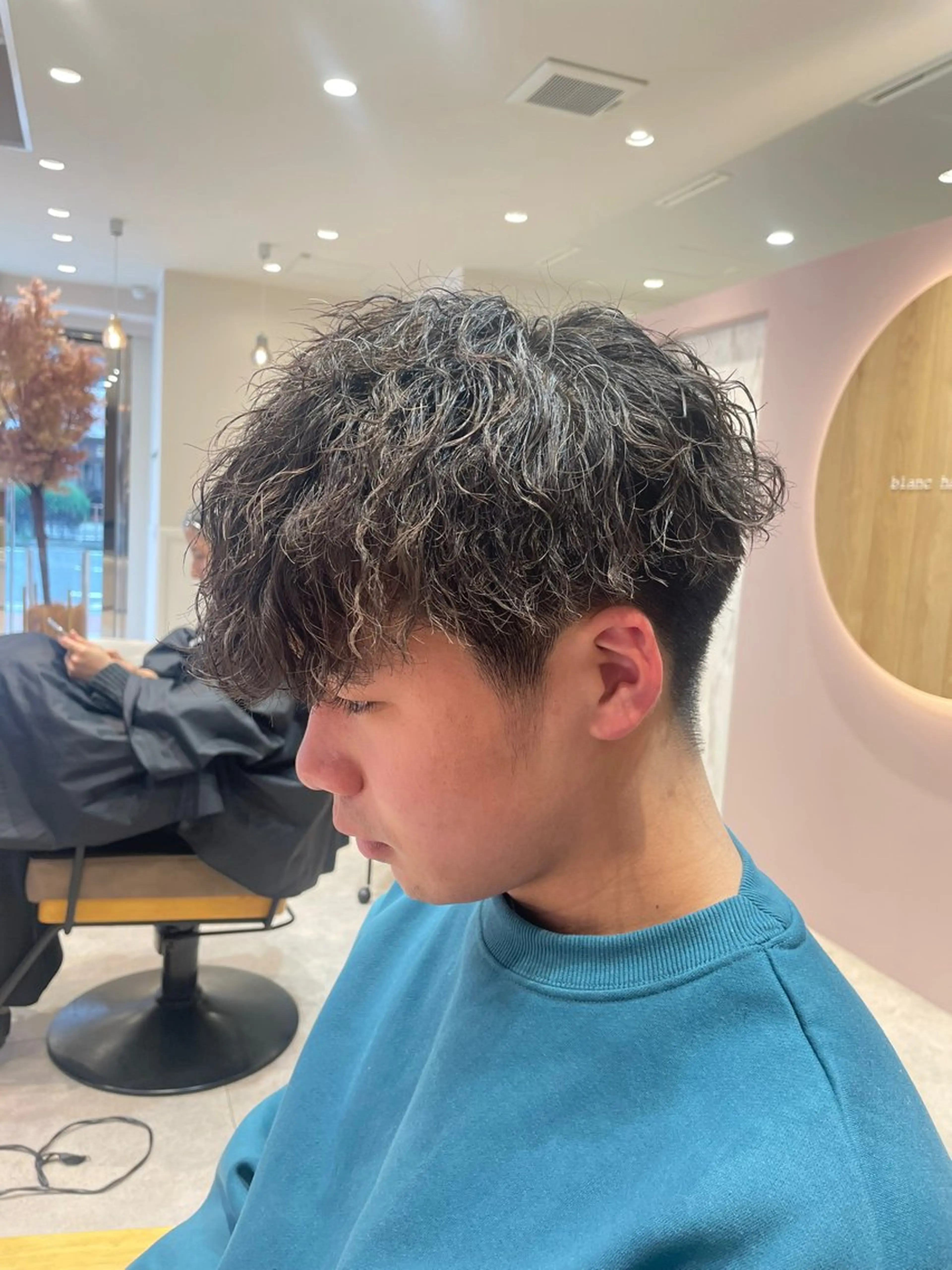 ショート パーマ メンズ マッシュ 波巻きパーマ カット パーマ 髪質改善 BlancHairのヘアスタイル