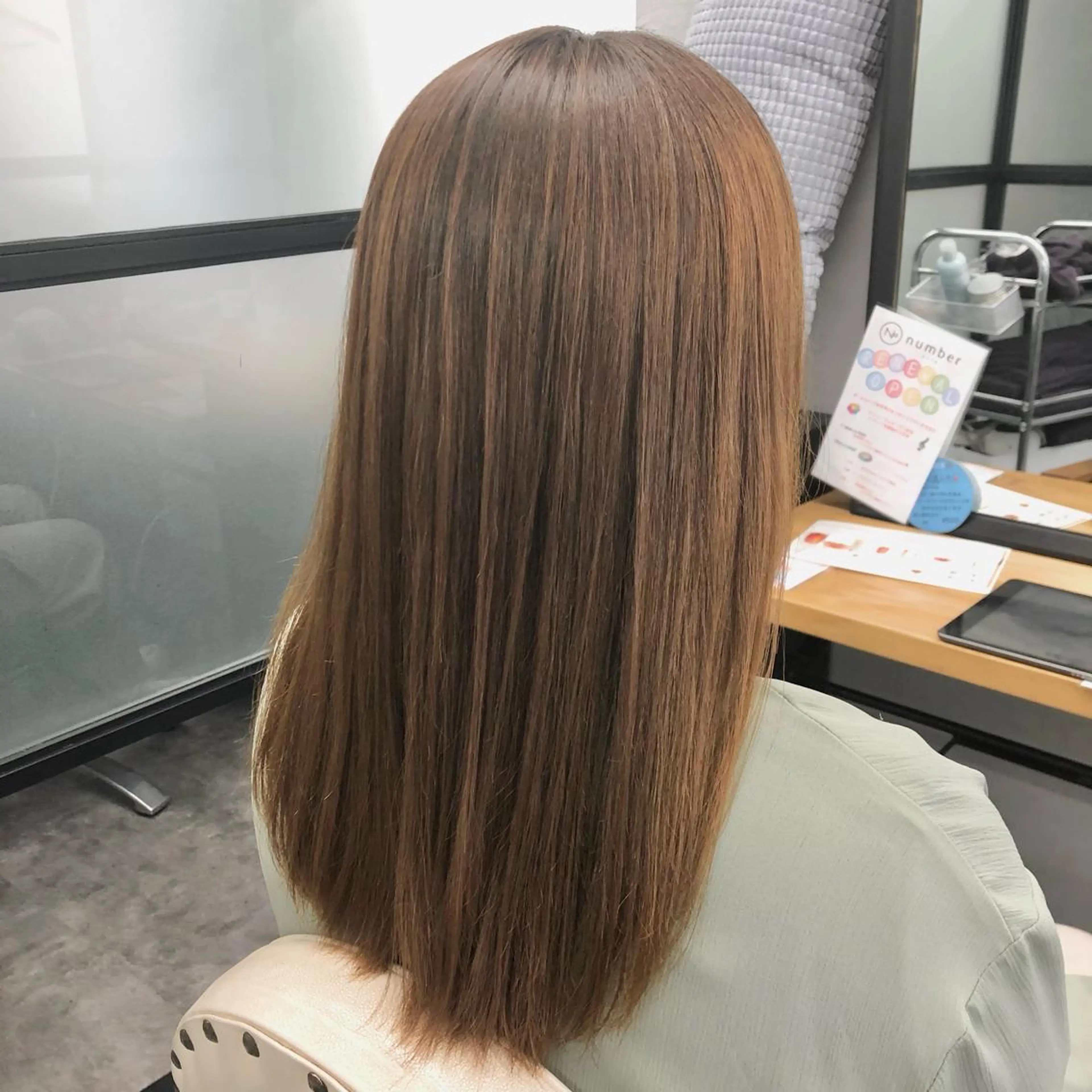 ロング カラー ヘアアレンジ アディクシーカラー アッシュ ベージュカラー 黒髪 ブリーチ JURI🤎 ワンカールレイヤーのヘアスタイル