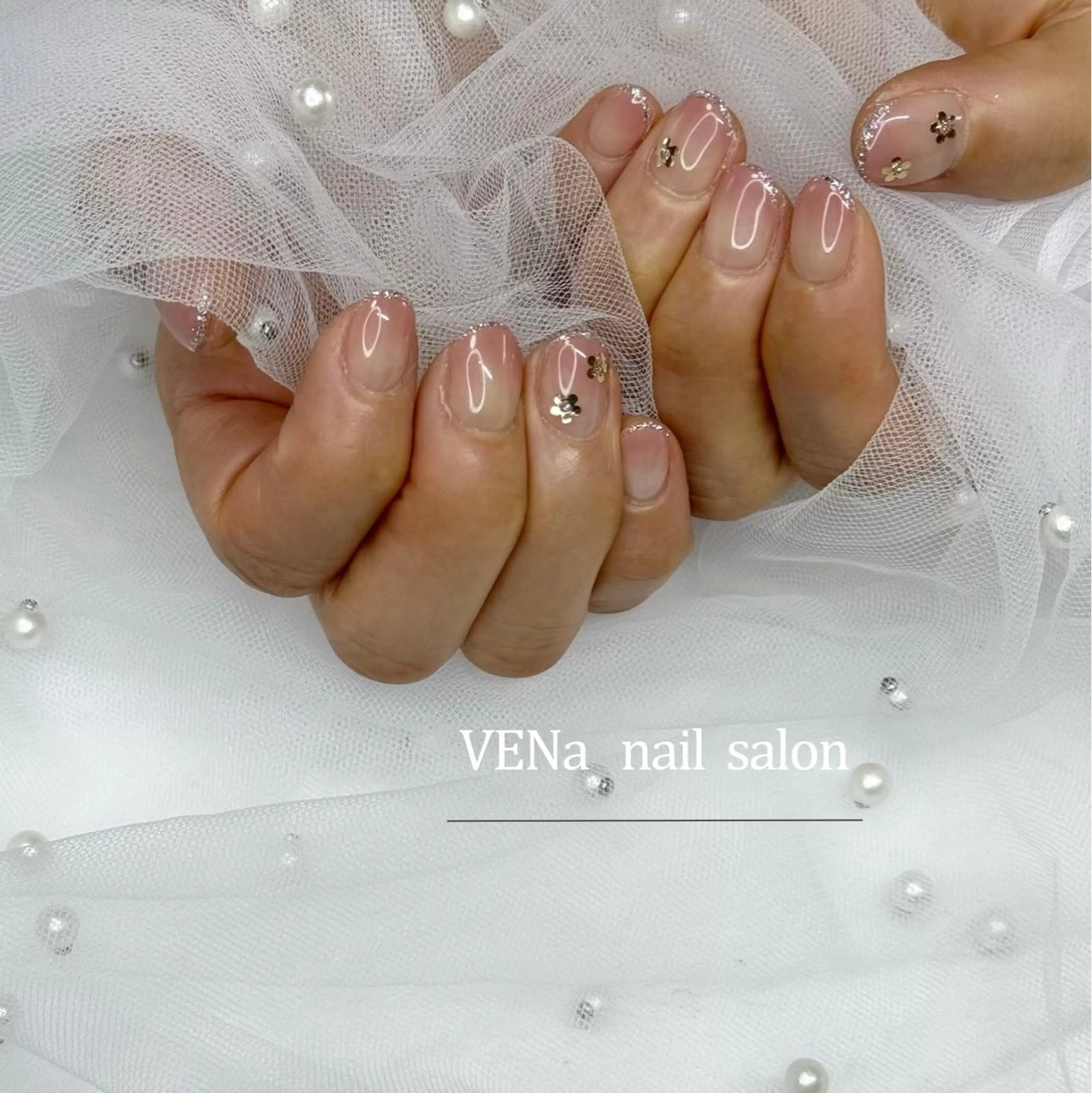 ネイル オーロラネイル フラッシュネイル フットネイル フレンチネイル 氷ネイル・うるうるネイル ハンドネイル VENa eye＆ nail salonのネイルデザイン