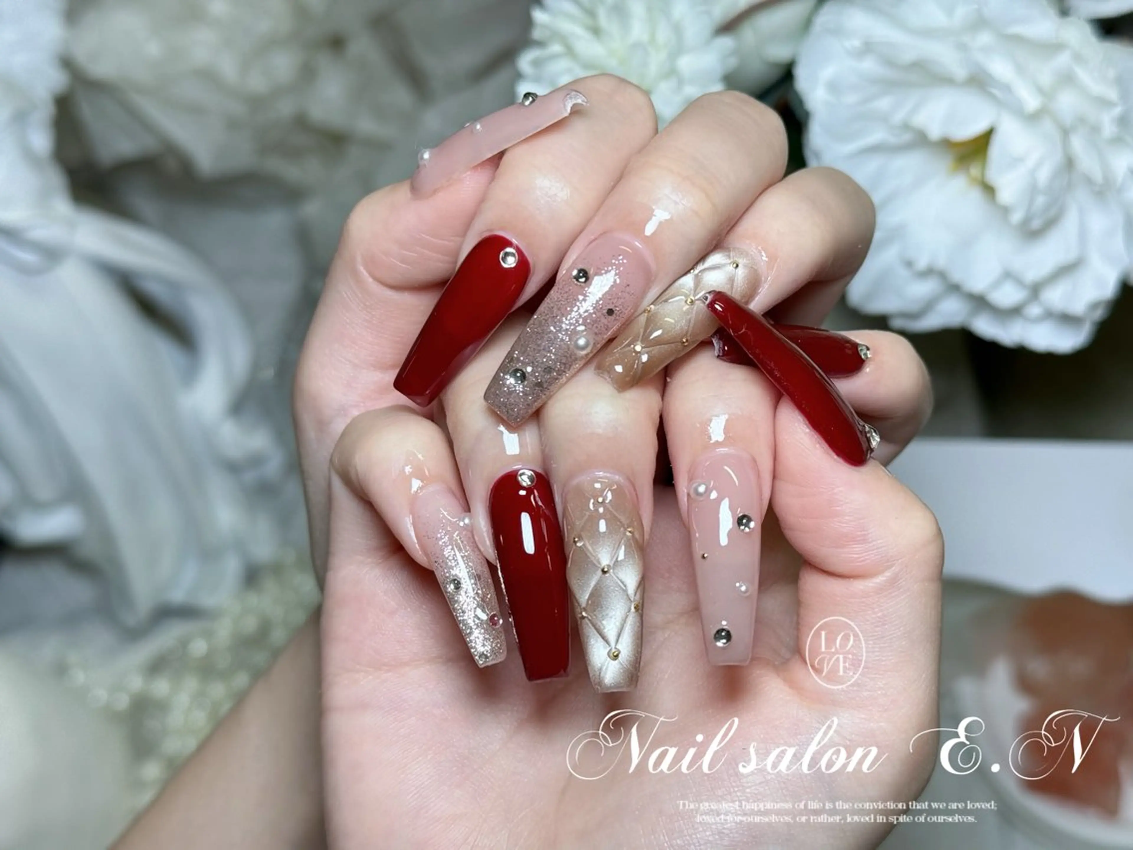 ネイル アートネイル オーロラネイル ガーリー キラキラネイル 韓国ネイル ハンドネイル E.N🦋 長さ出し/持ち込みのネイルデザイン