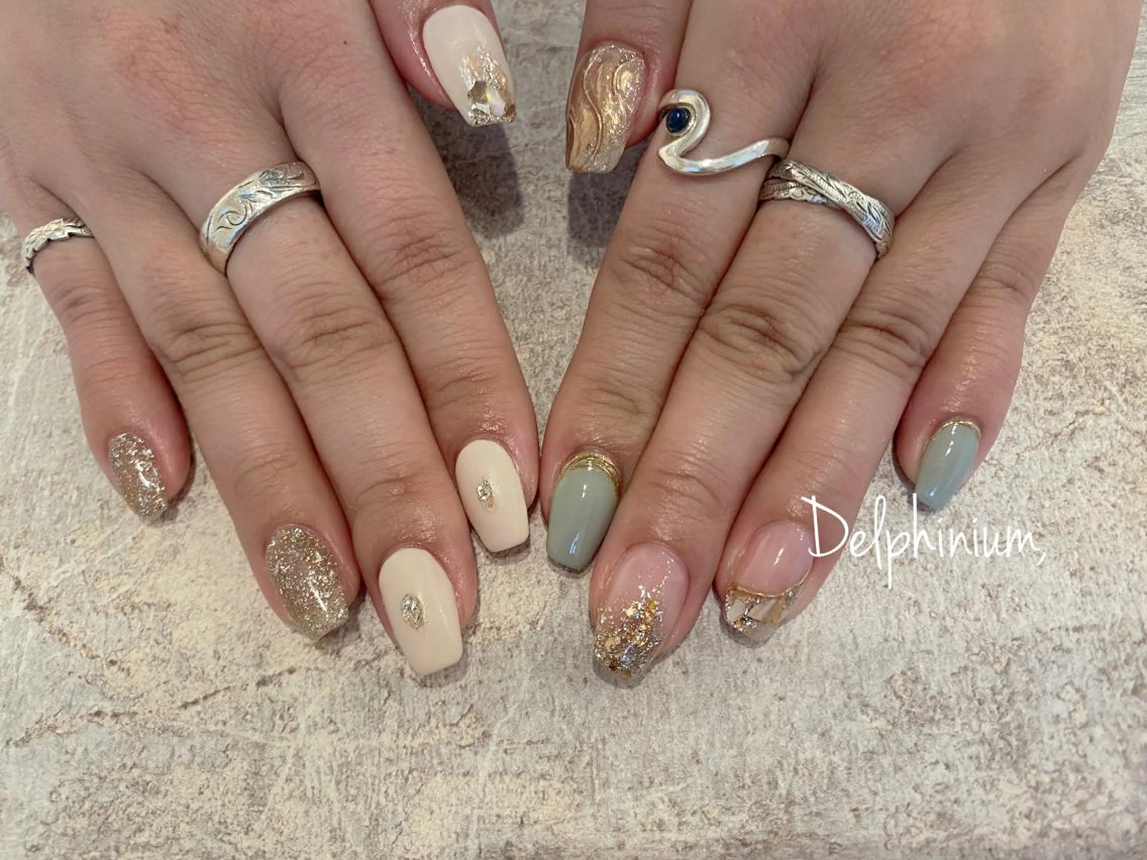 ネイル キラキラネイル マットネイル ハンドネイル 岡本 友恵のネイルデザイン