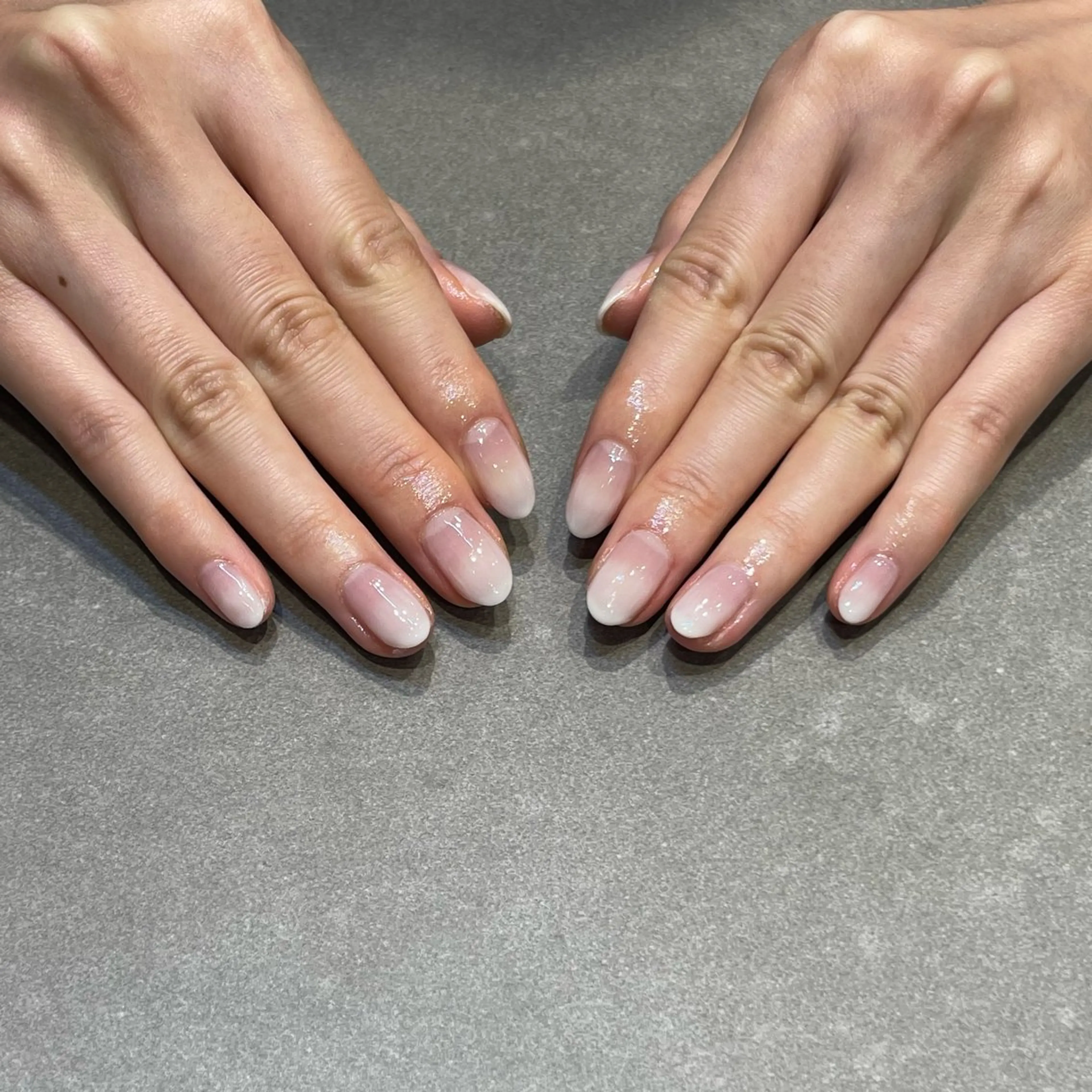 ネイル グラデーション ホワイト sodeyama kotoneのネイルデザイン