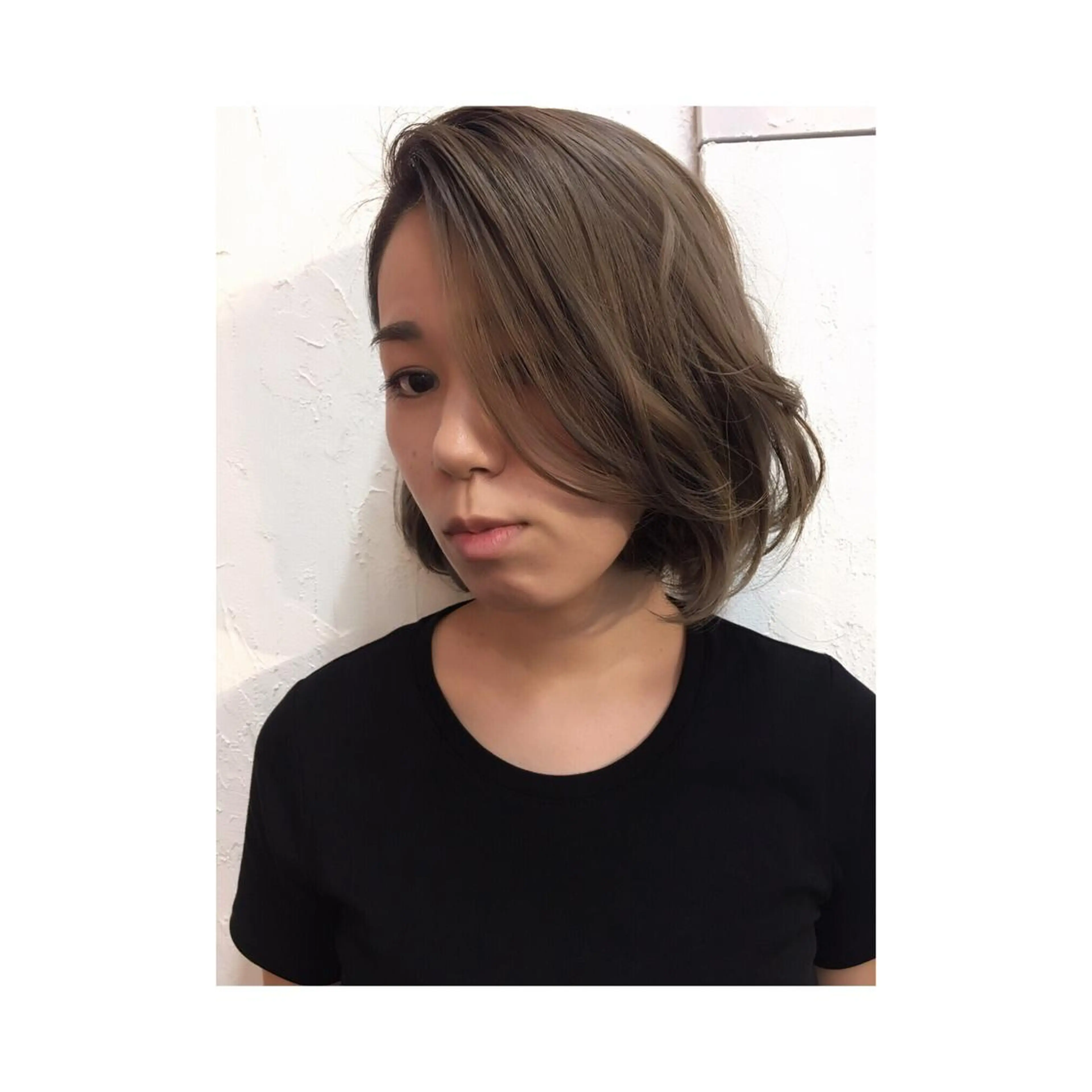 ショート カラー 林 梓のヘアスタイル