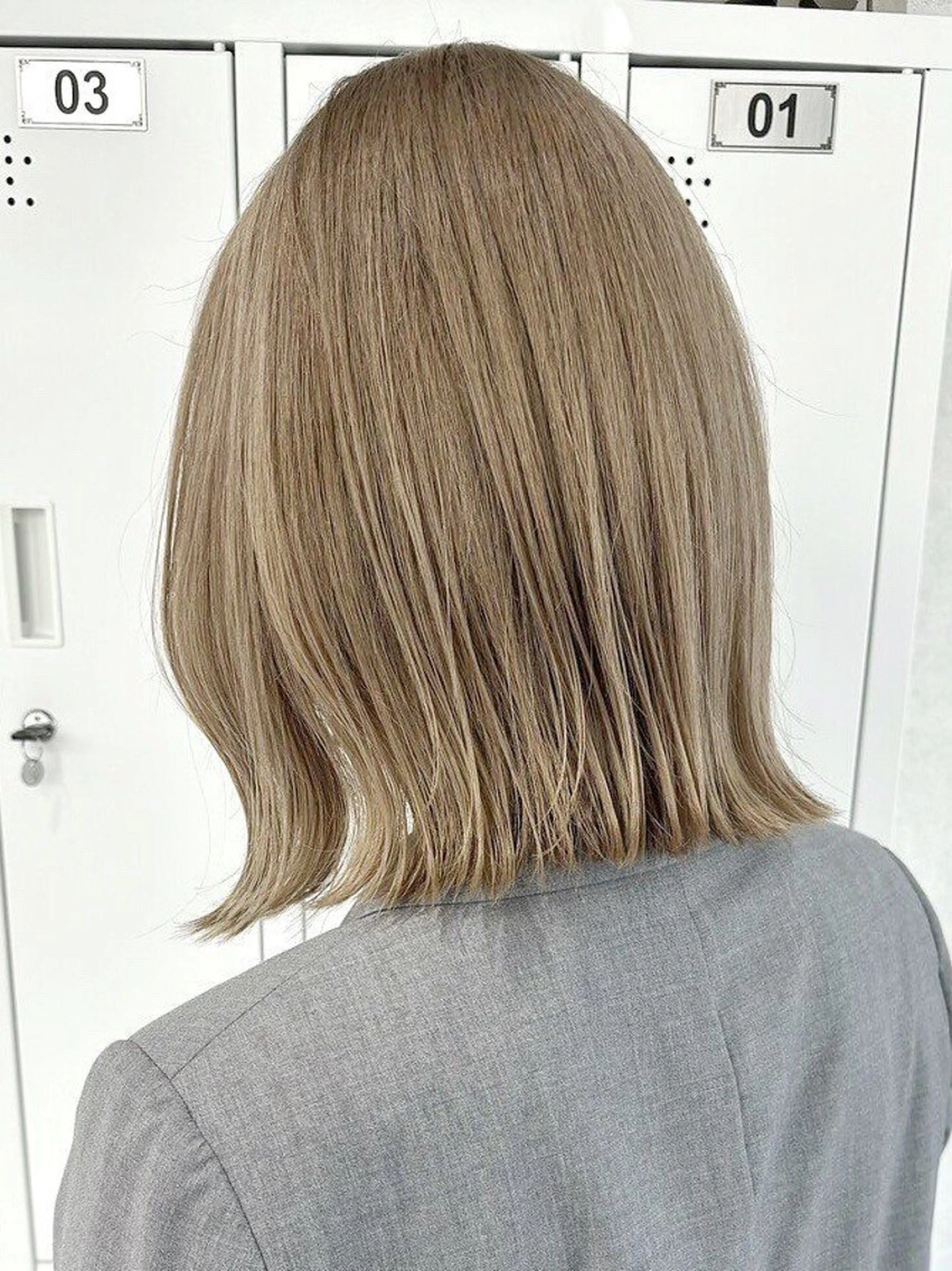 カラー 🍓横浜/ハイトーン ミルクティーベージュのヘアスタイル