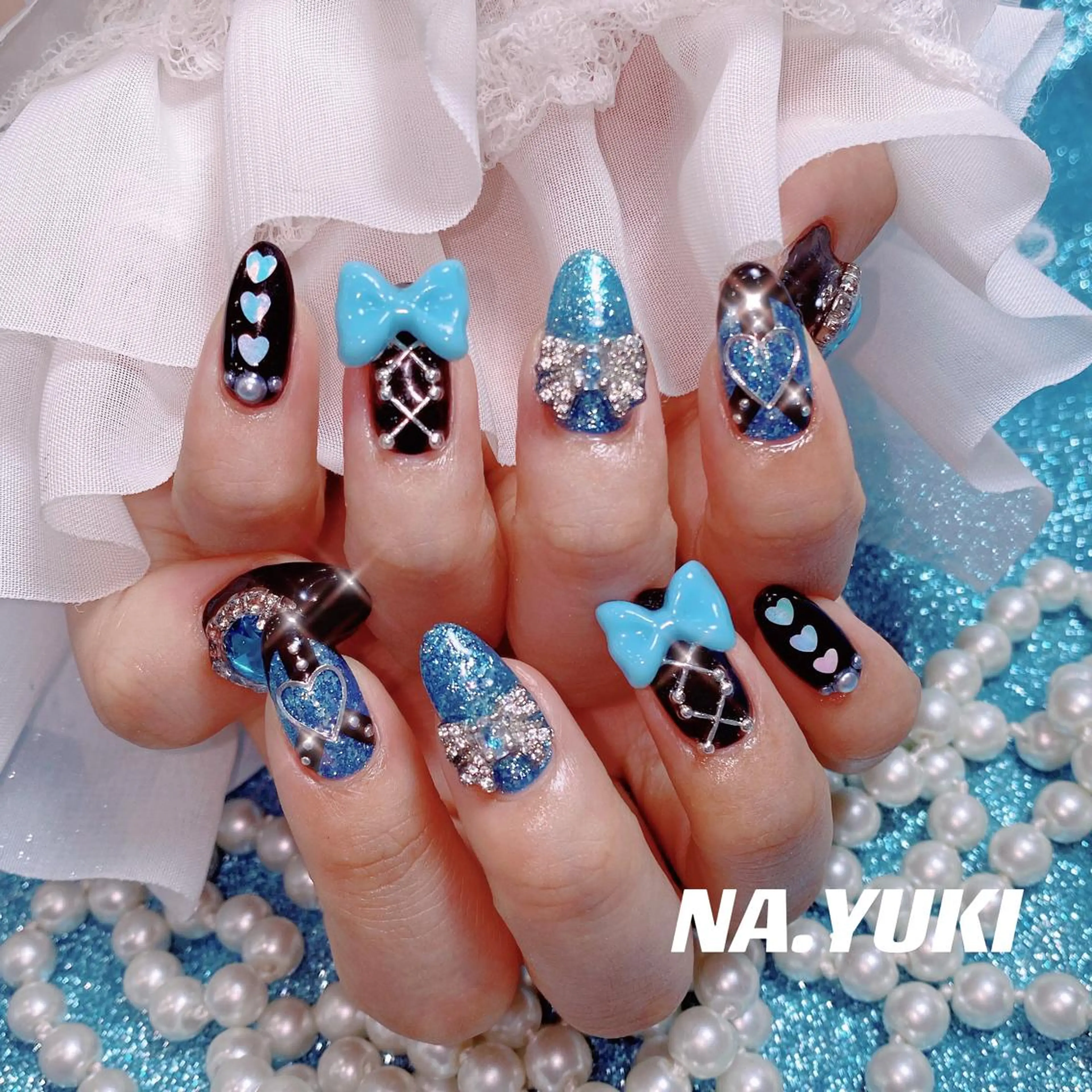 ネイル 🦋 Queenieのネイルデザイン