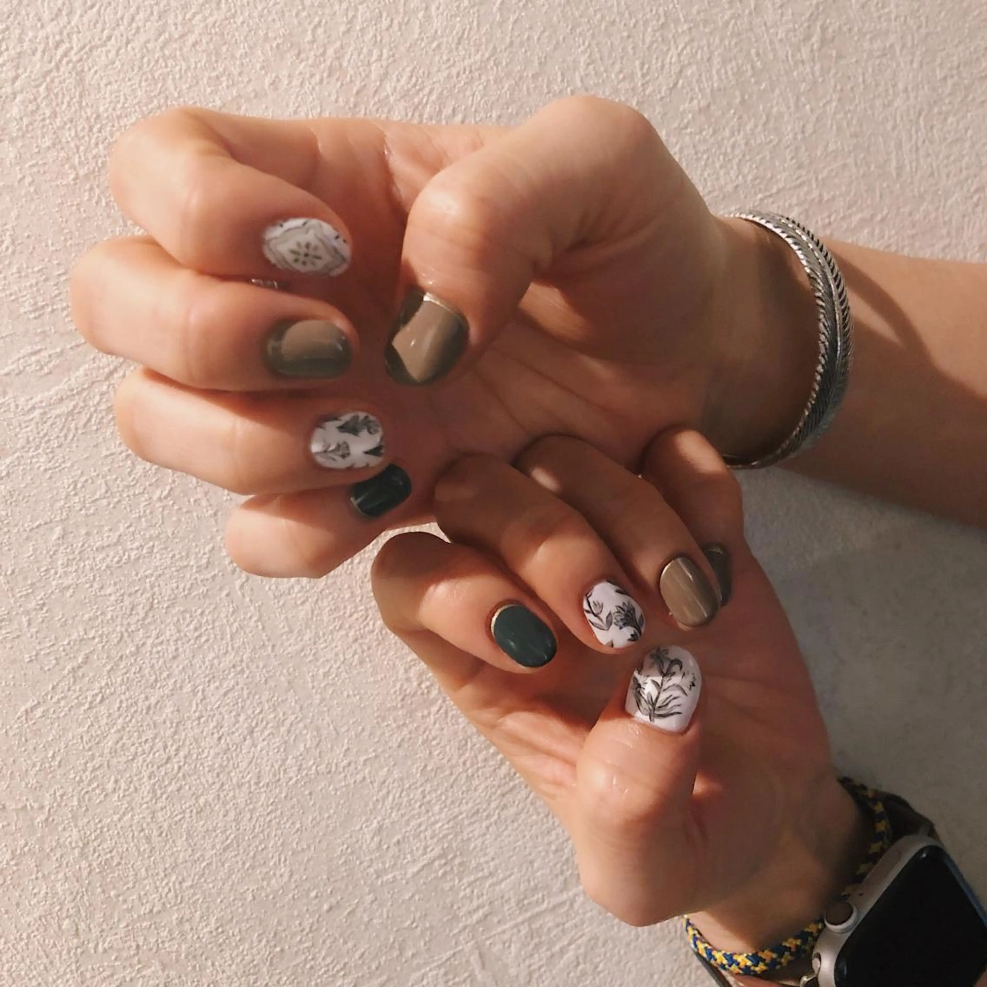 ネイル フットネイル 🌞💜 KAORI 🌴のネイルデザイン