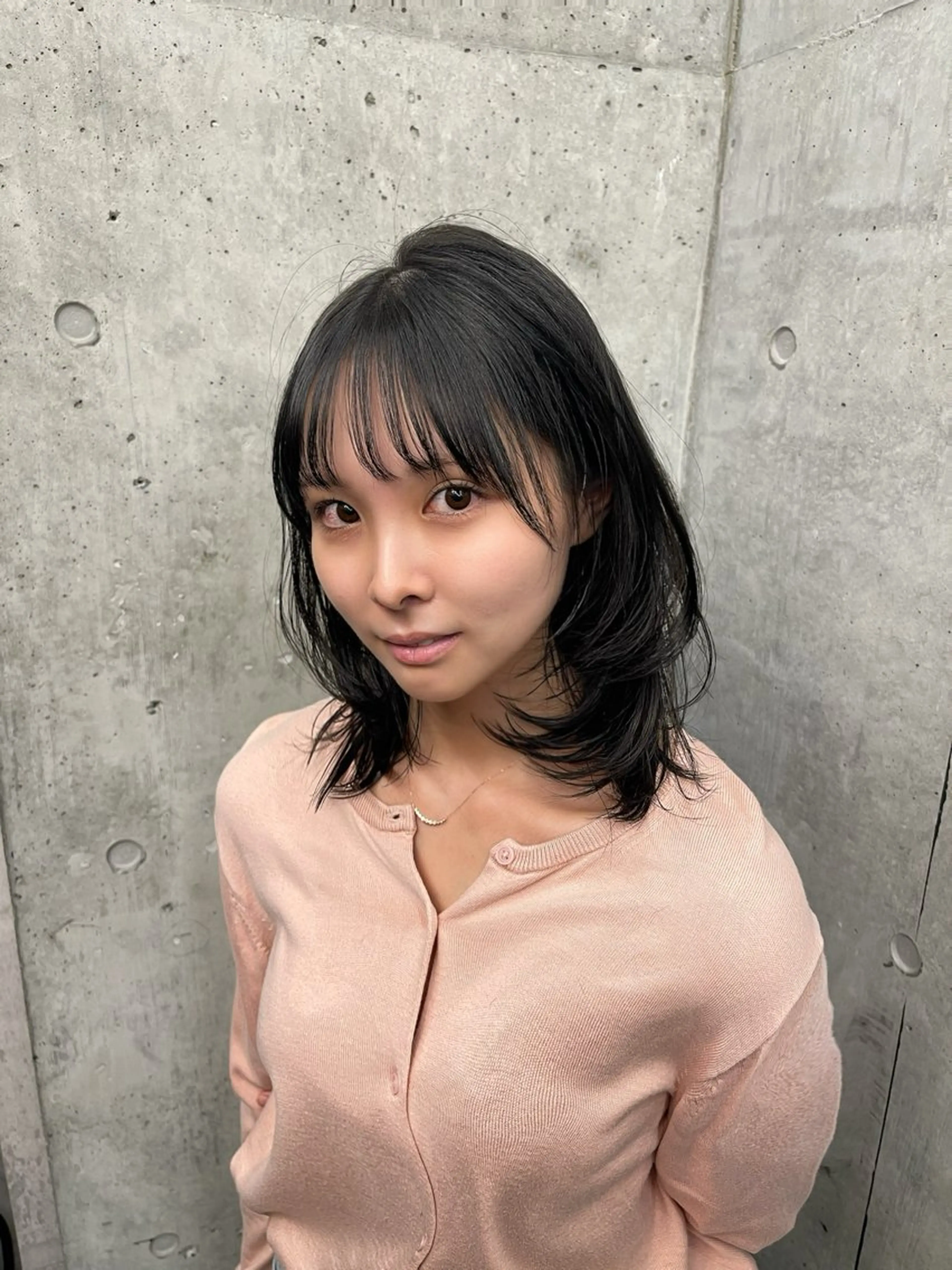 ミディアム カラー 顔周りカット レイヤーカット トリートメント カット ヘアカラー まとまるレイヤー カット/透明感カラーのヘアスタイル