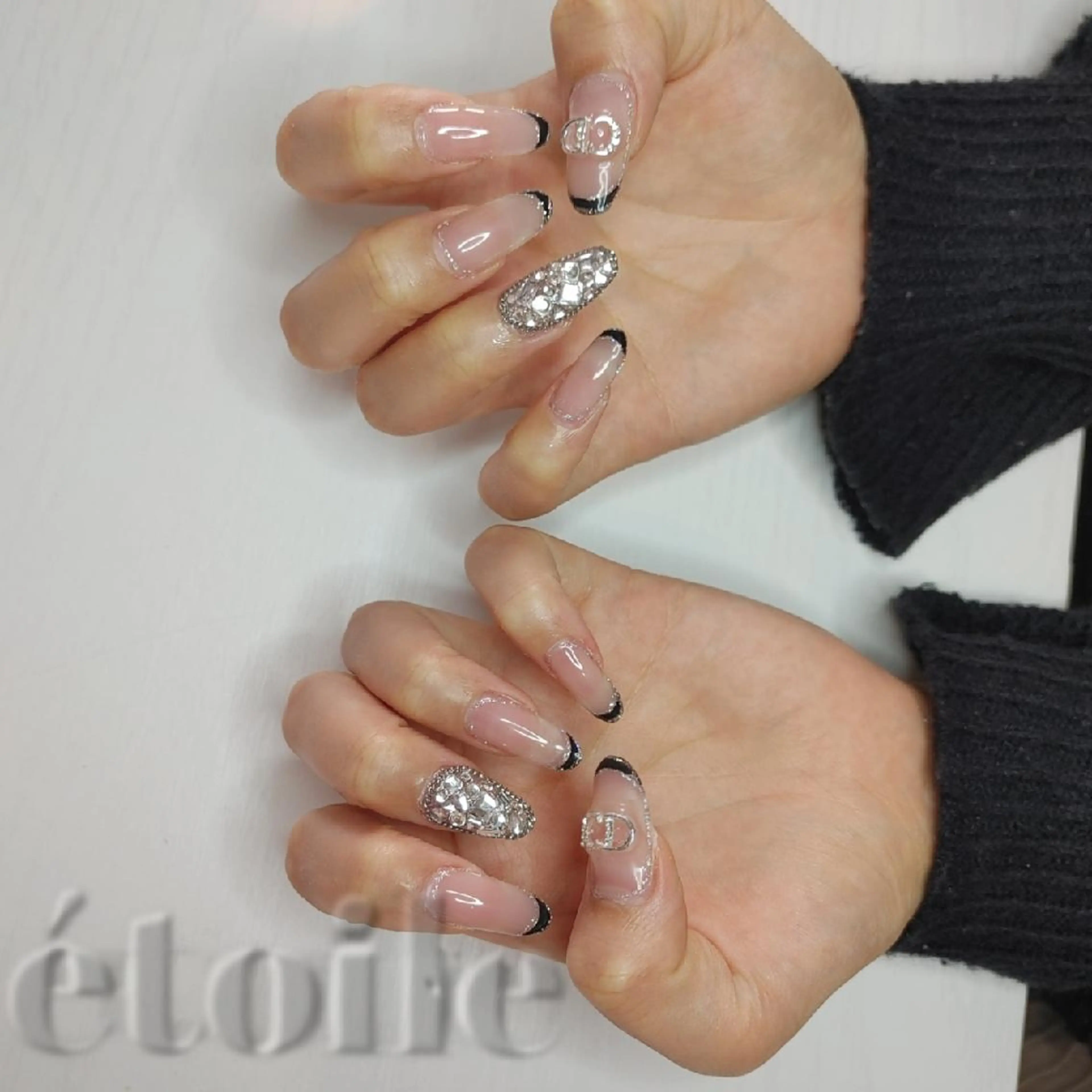 ネイル フレンチネイル ラメ(グリッター) ハンドネイル ハンドケア étoile(エトワール)所属・山田 可愛のネイルデザイン