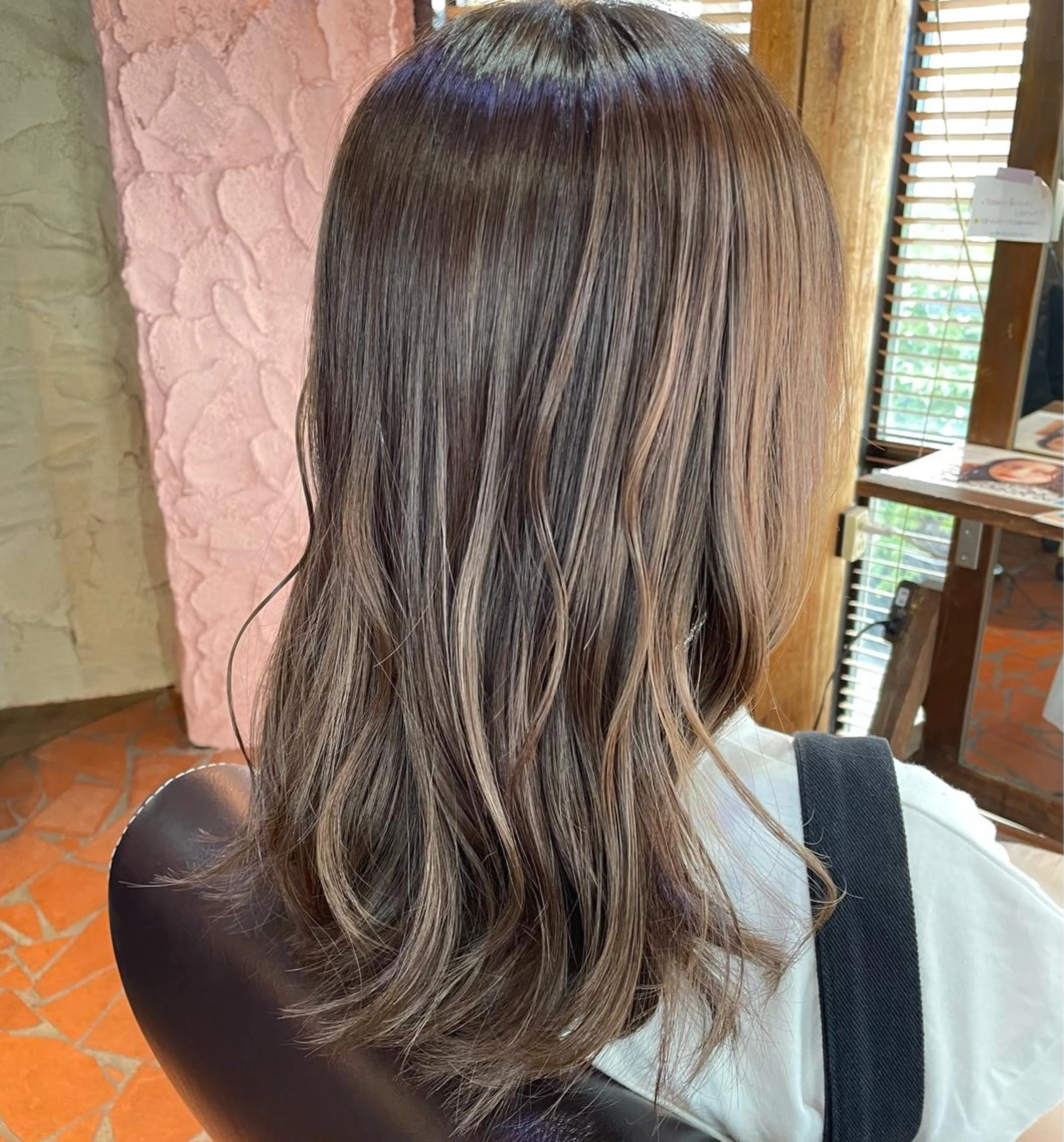 ロング カラー ベージュカラー ミルクティーベージュ ヘアカラー トリートメント メンズパーマ🌀/ 中村郁未のヘアスタイル