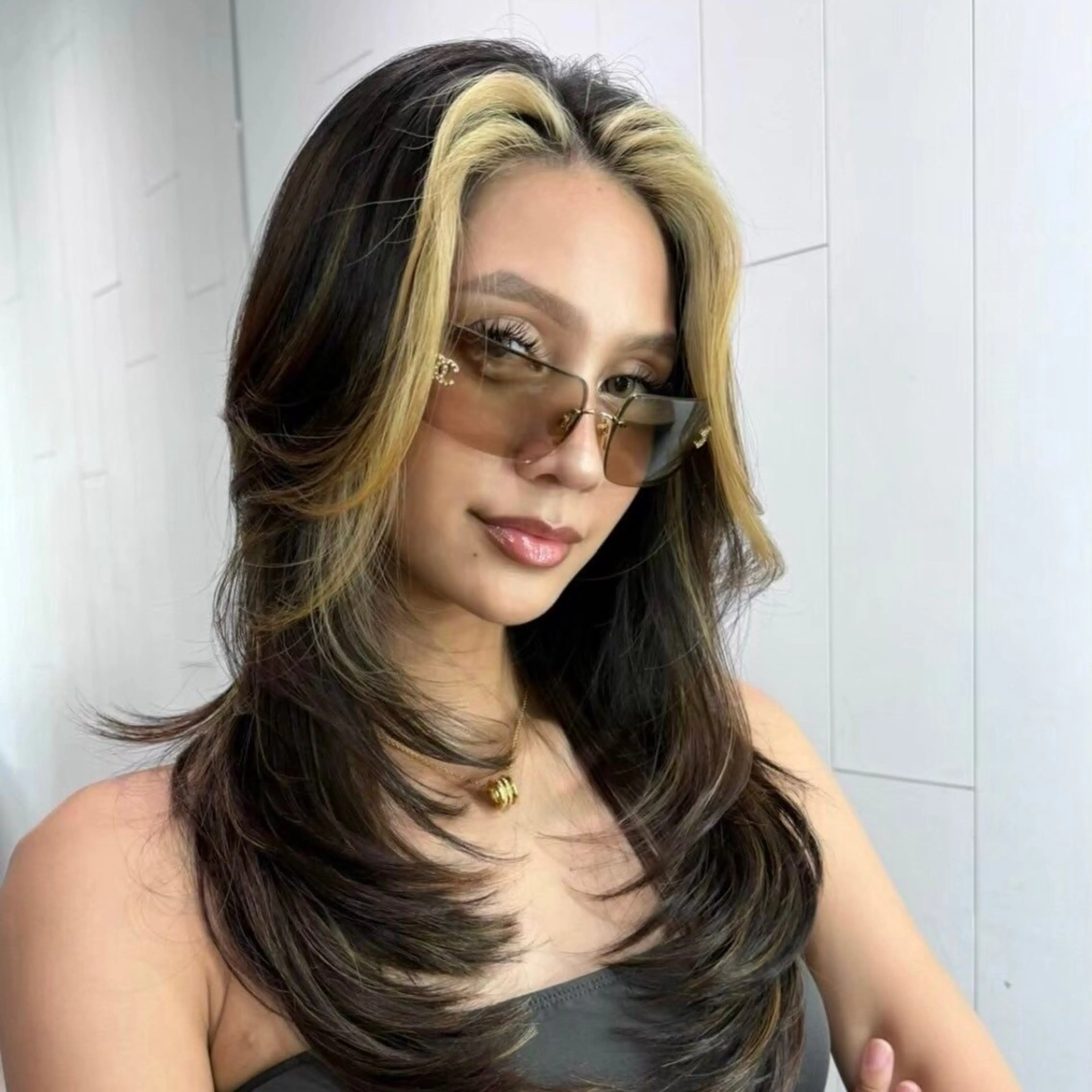 ロング カラー ミストバング ブリーチ デザインカラー  フェイスフレーミング 似合わせカット 名古屋/落ちる黒 黒染め落としのヘアスタイル