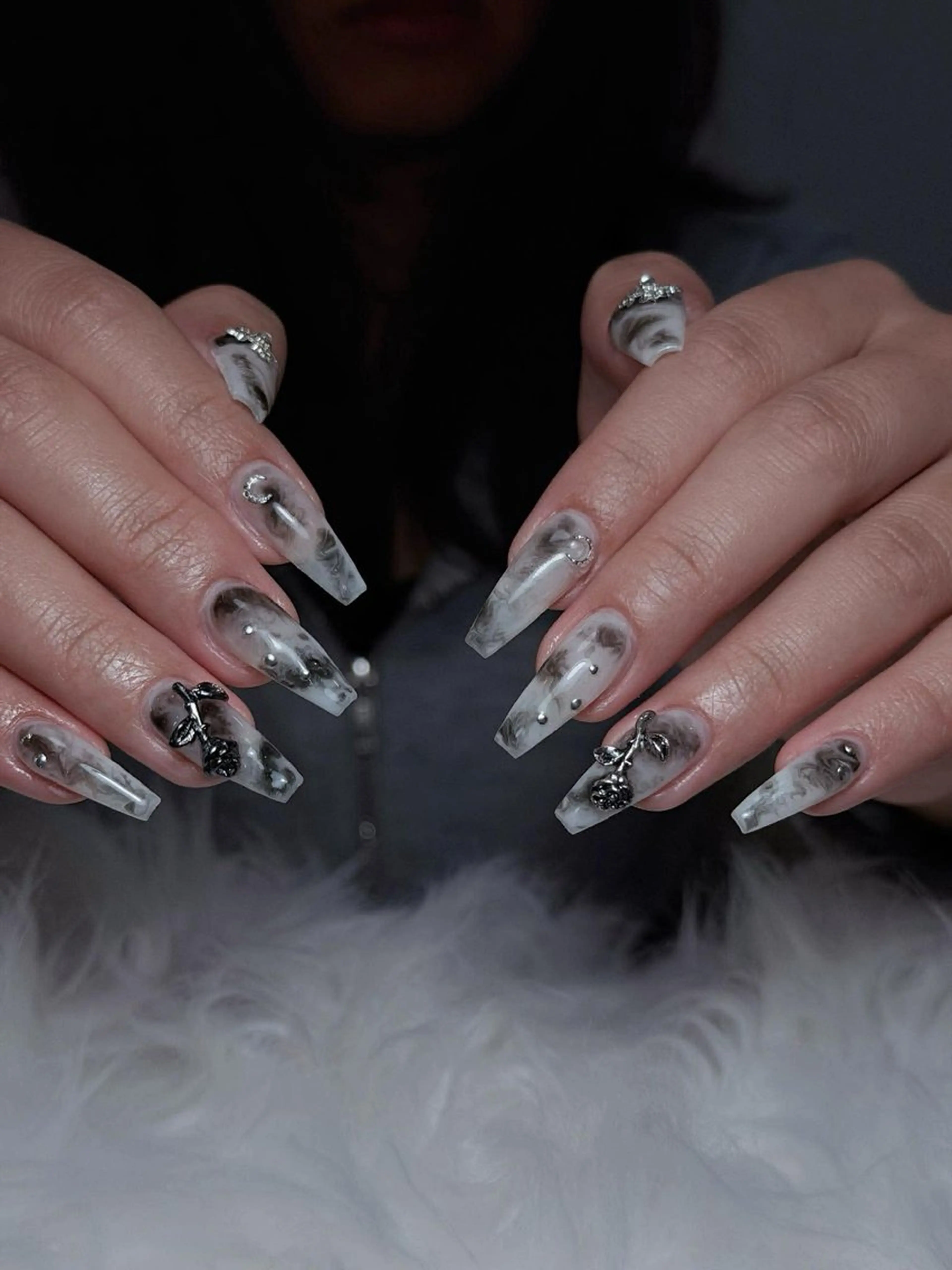 ネイル チークネイル ドット フレンチネイル グラデーション ハート ハンドネイル Julli NailStudioのネイルデザイン