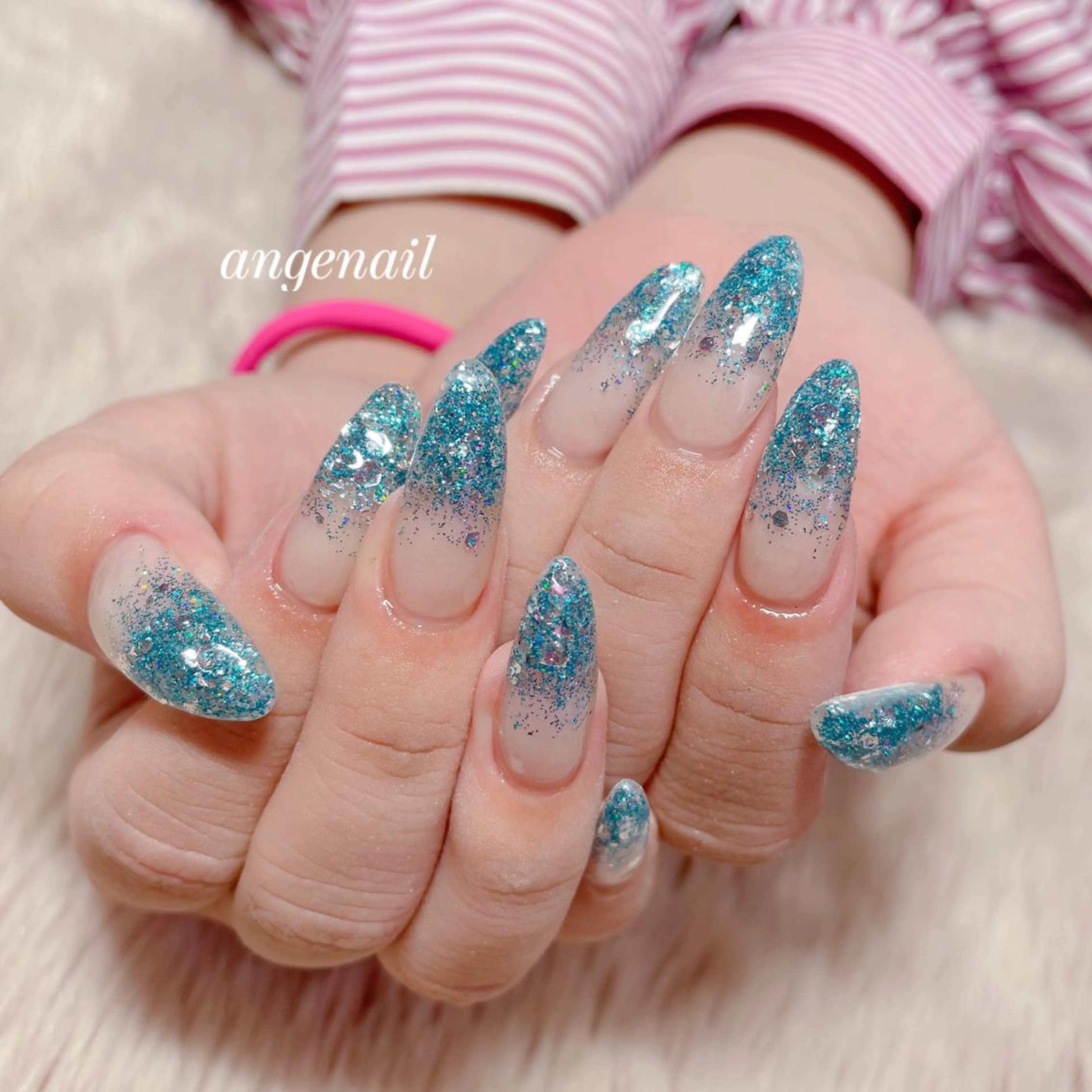 ネイル ハンドネイル オーナーネイリスト MAKIのネイルデザイン