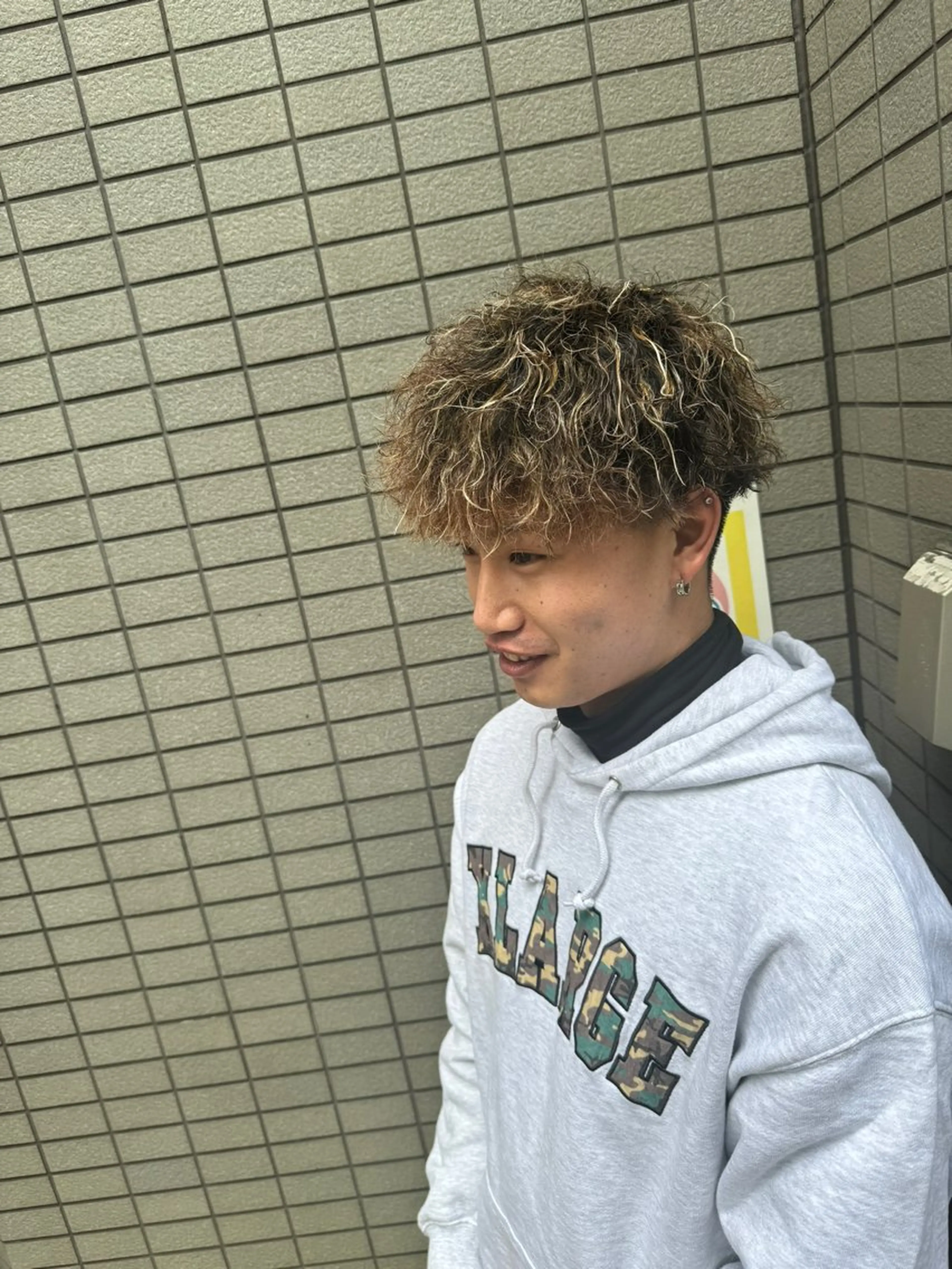 カラー パーマ メンズ メンズハイライト ハイライトカラー カット パーマ 吉田 剛のヘアスタイル