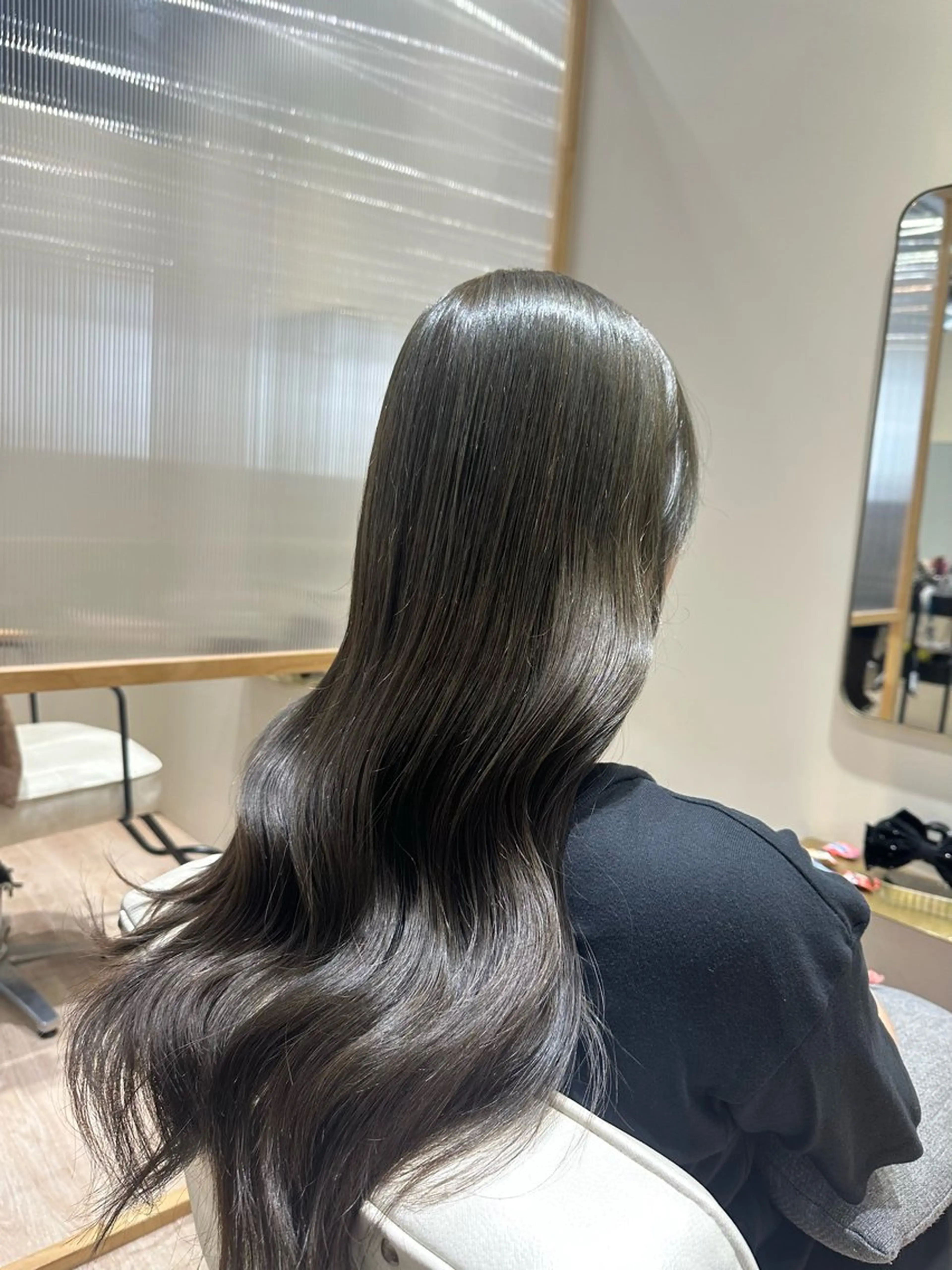 ロング 中村 友莉夏のヘアスタイル