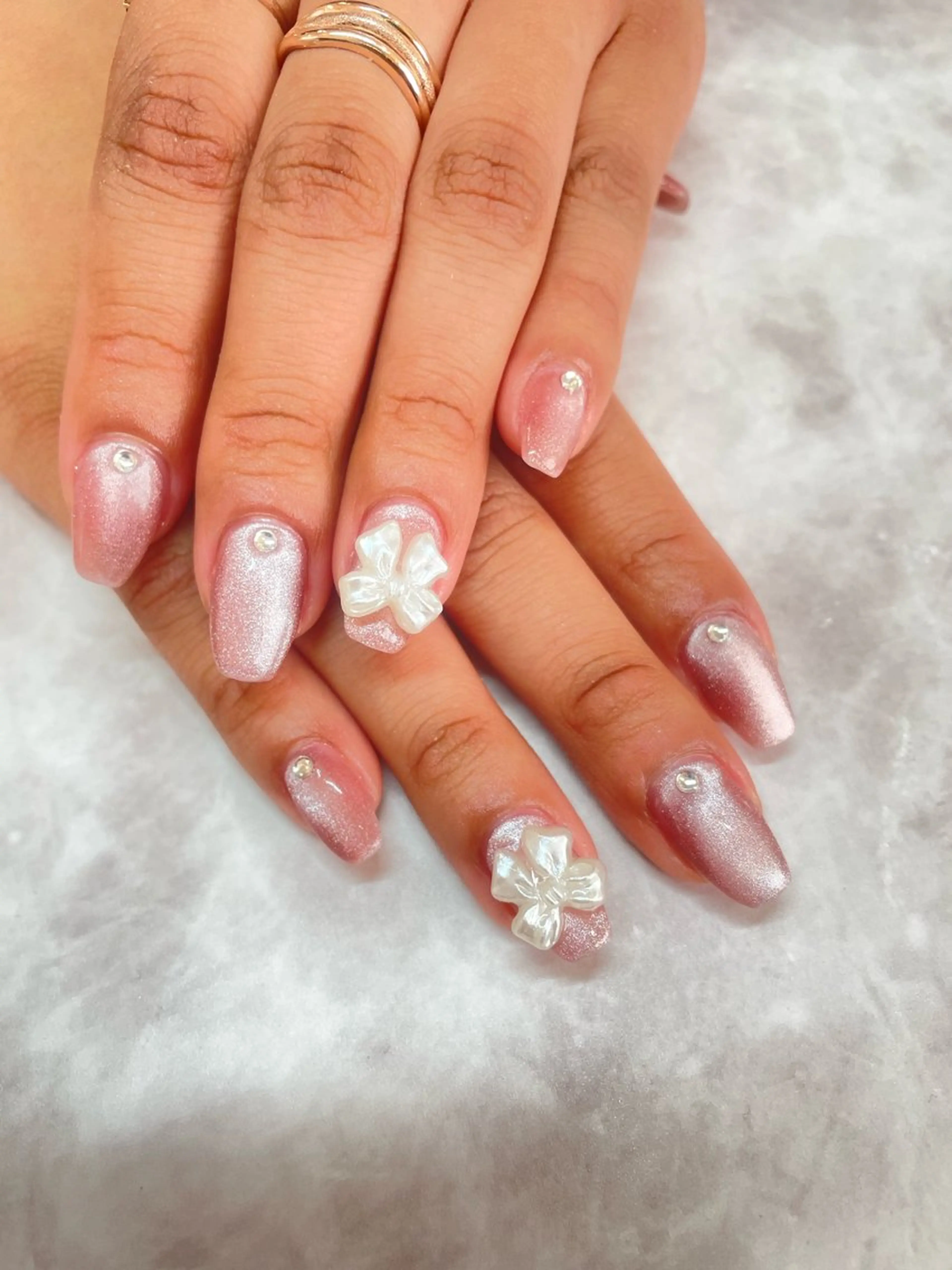 ネイル キラキラネイル マグネットネイル リボン ストーンネイル ハンドネイル Beautiful Meかえでのネイルデザイン