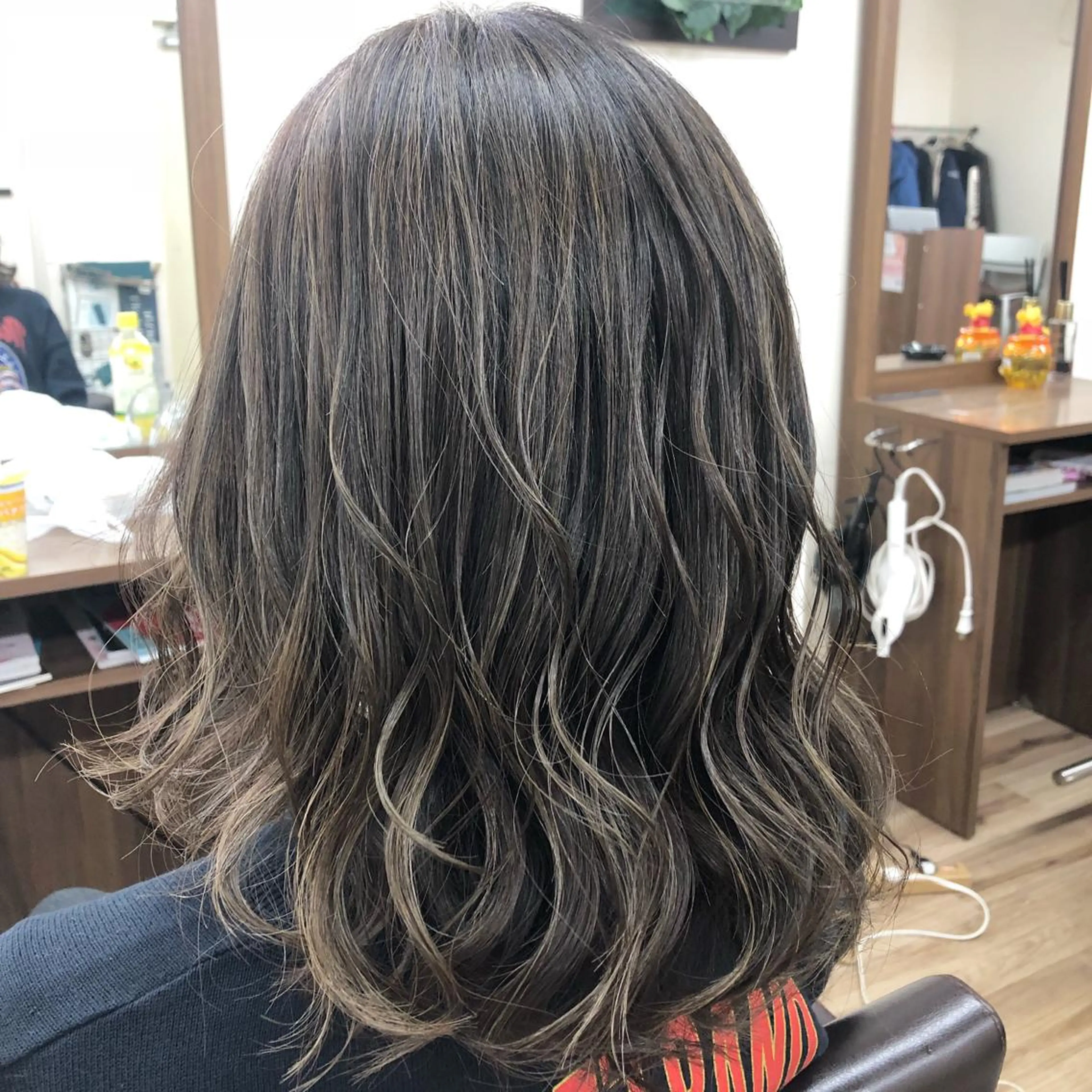 セミロング カラー ヘアセットサロン 🎀ECXIAのヘアスタイル