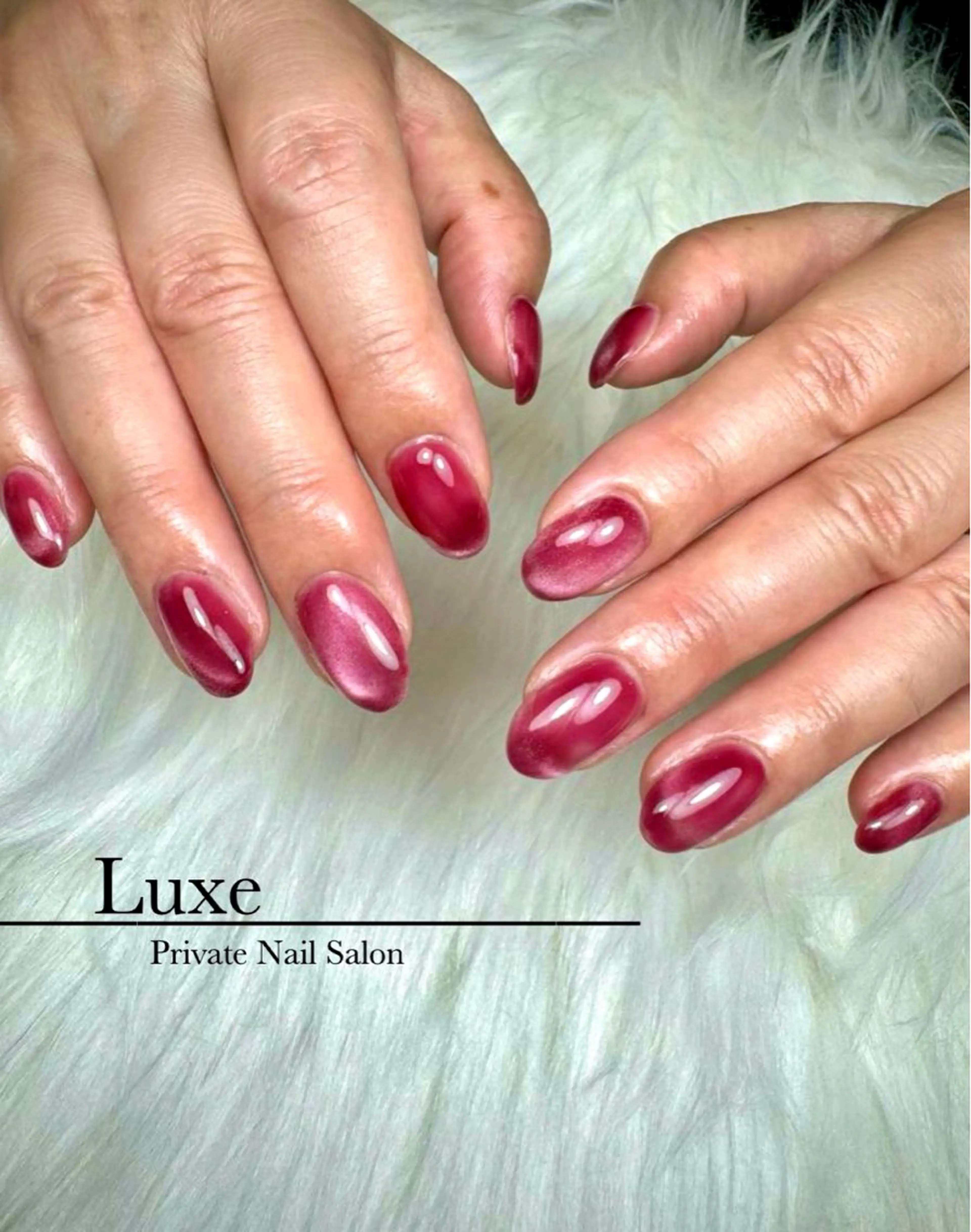 ネイル マグネットネイル 赤色 nail salon Luxe【リュクス】のネイルデザイン