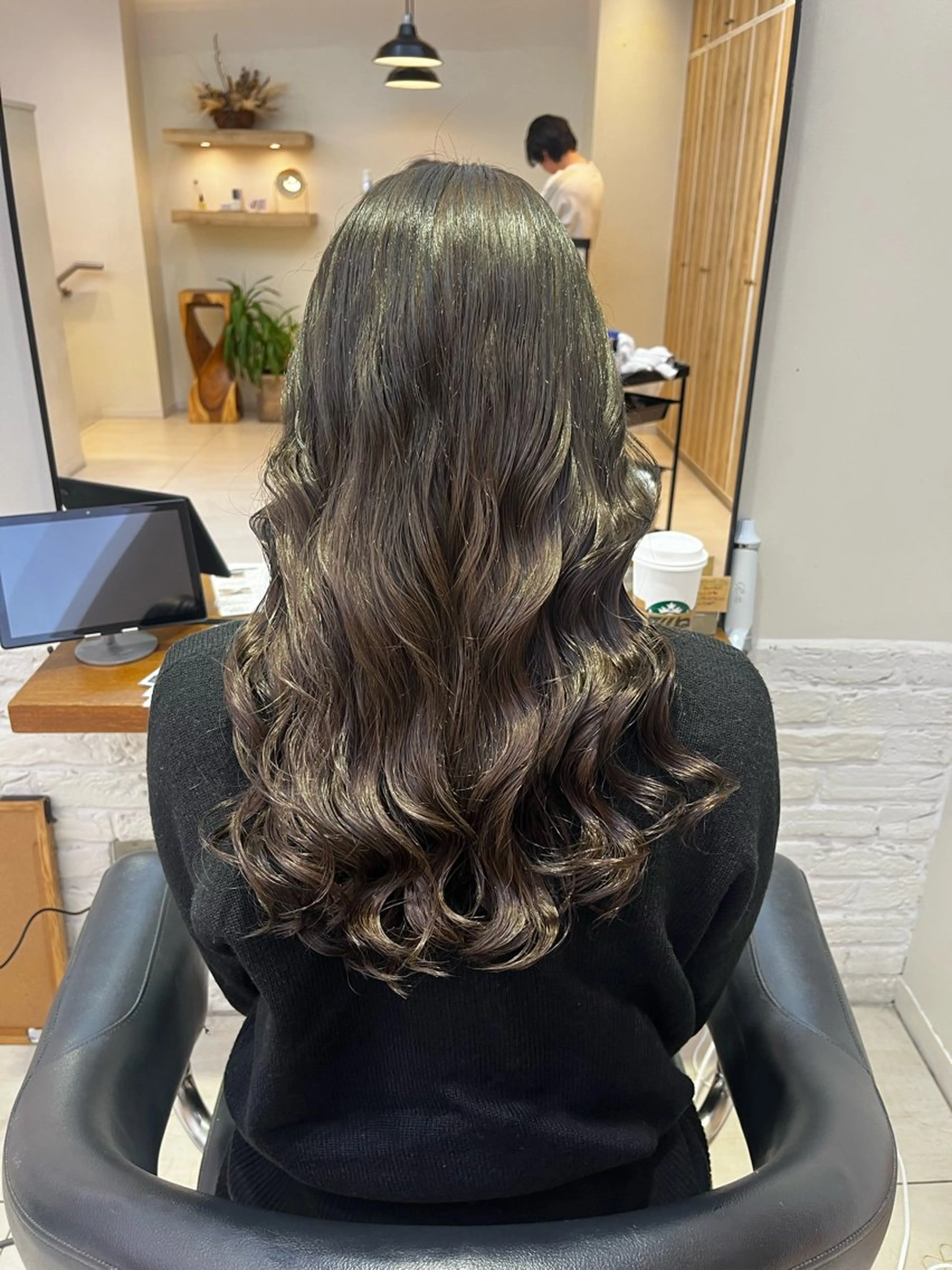 ロング コテ巻き風パーマ🫧 麻尋のヘアスタイル