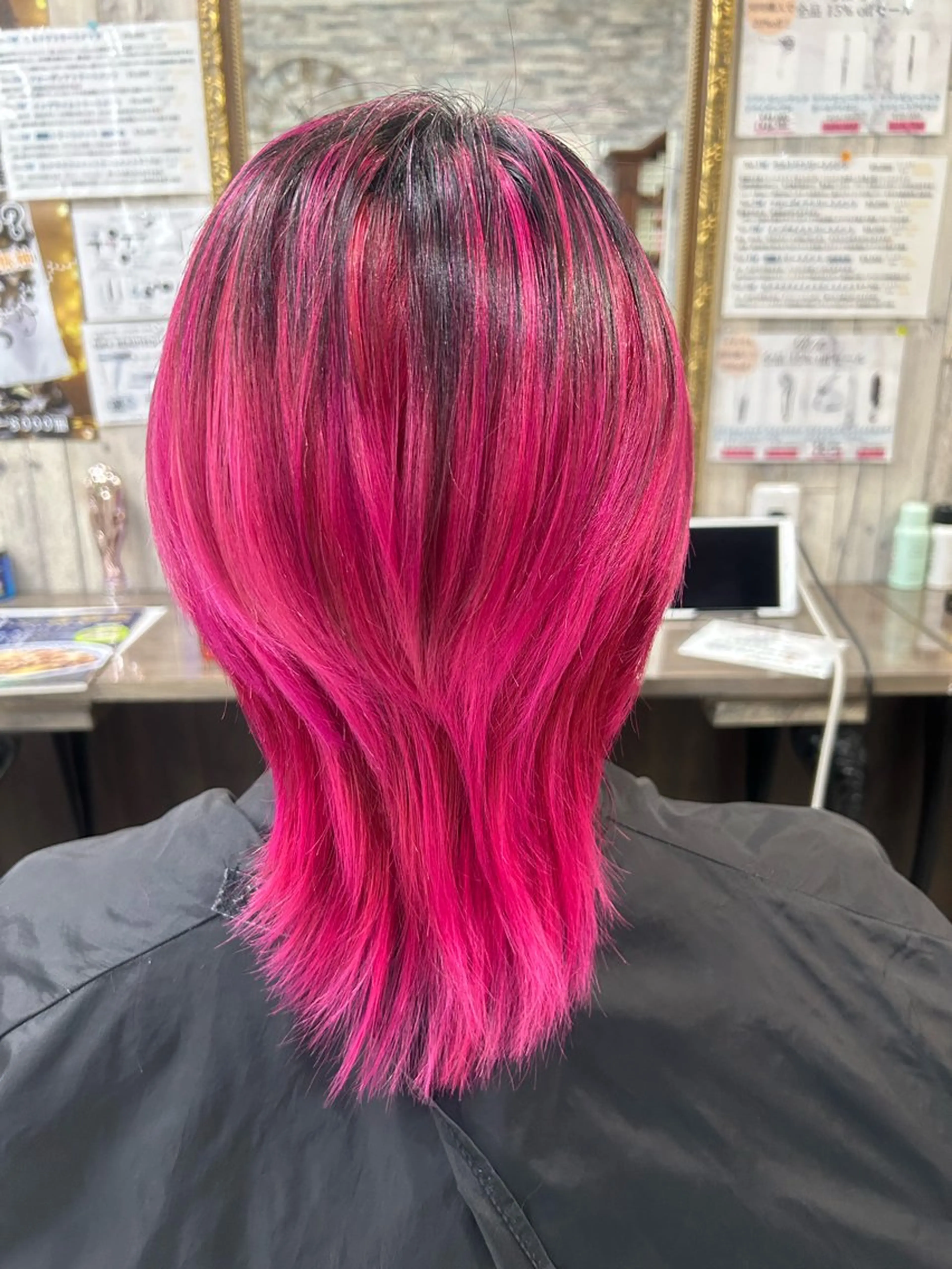 ショート カラー ハイトーン Arphyのヘアスタイル