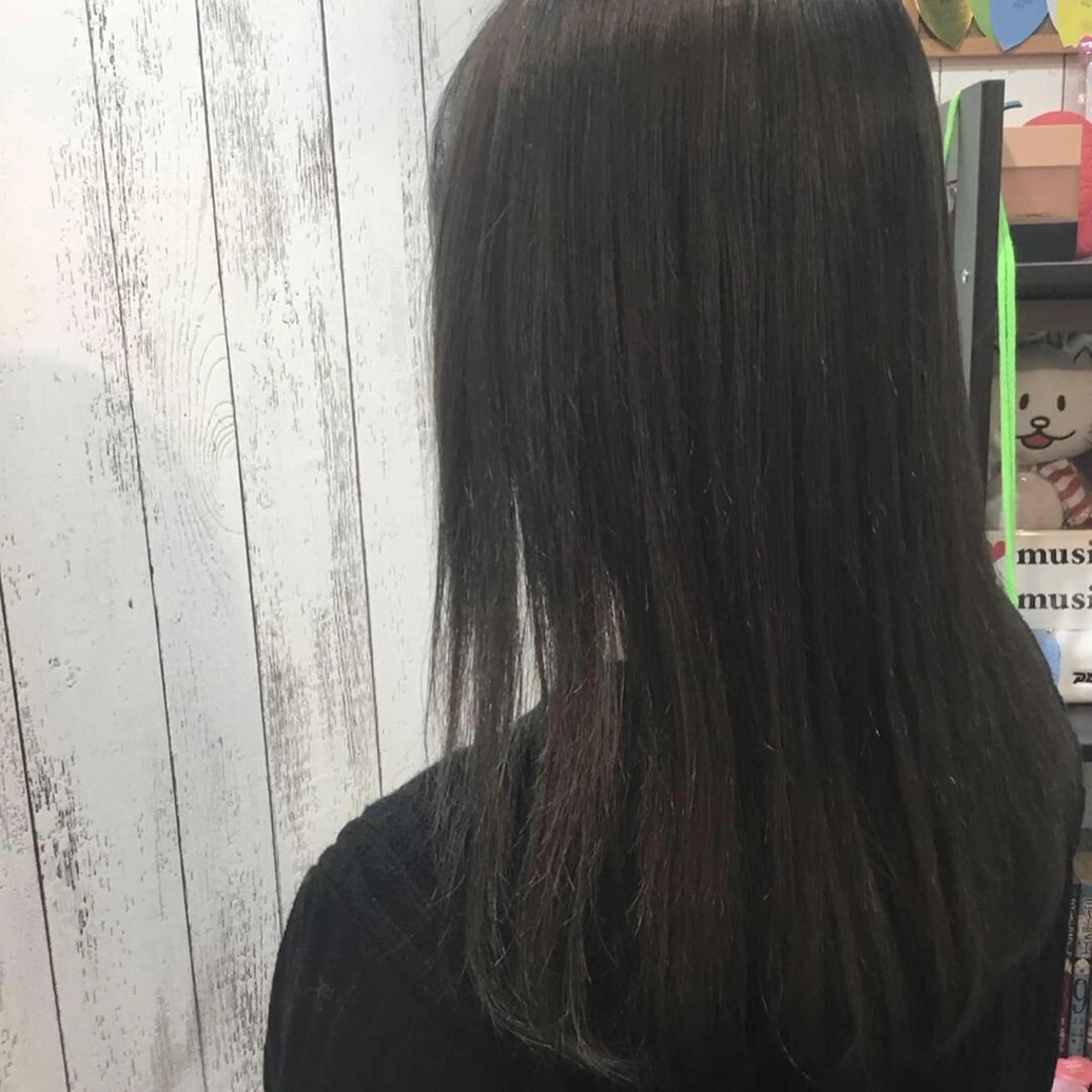 セミロング カラー パーマ embrace エンブレイスのヘアスタイル