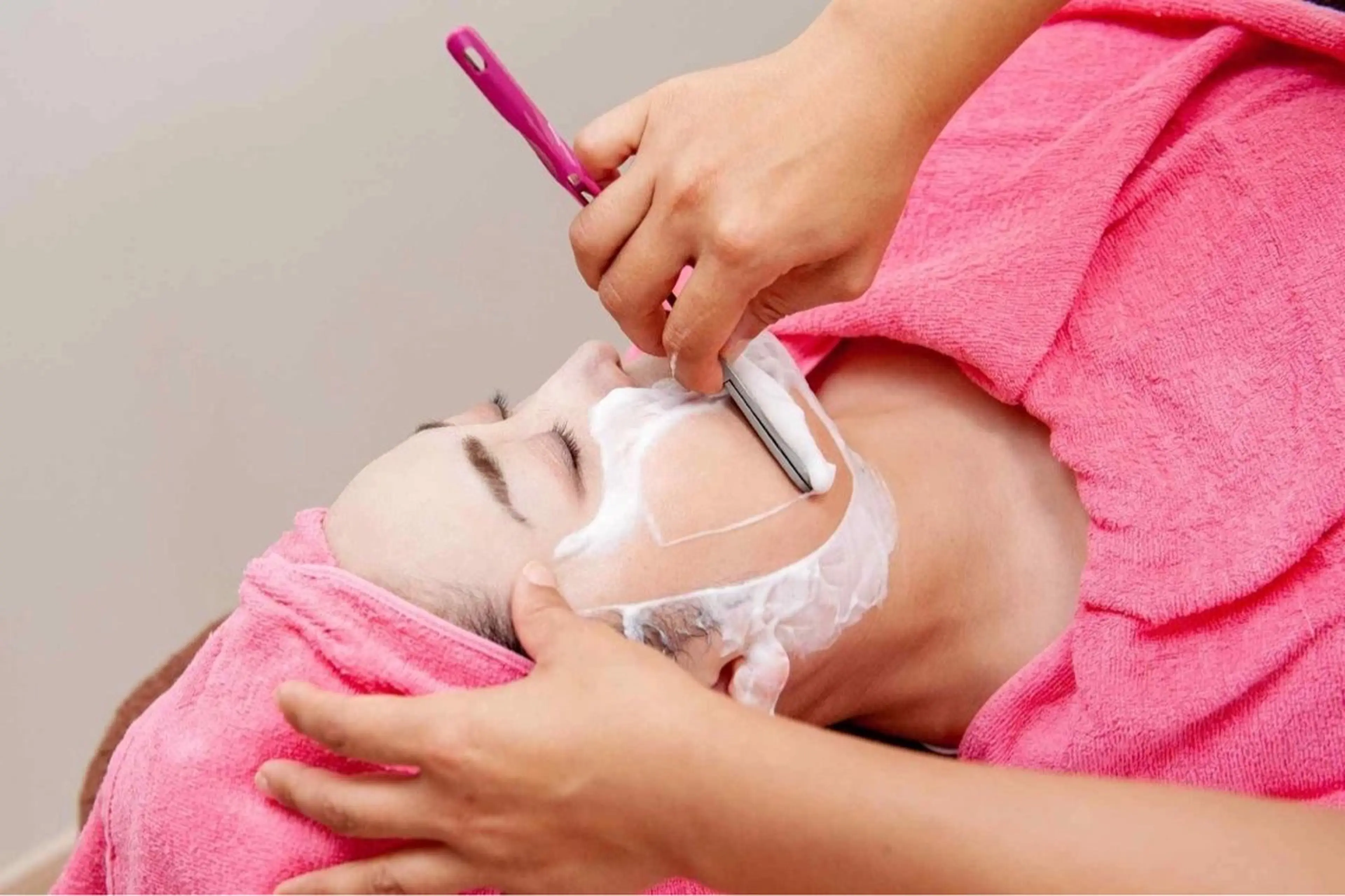 【きめ細やかな美肌へ】お顔そり+フランス産海藻パック 90分8800円→7700円の写真