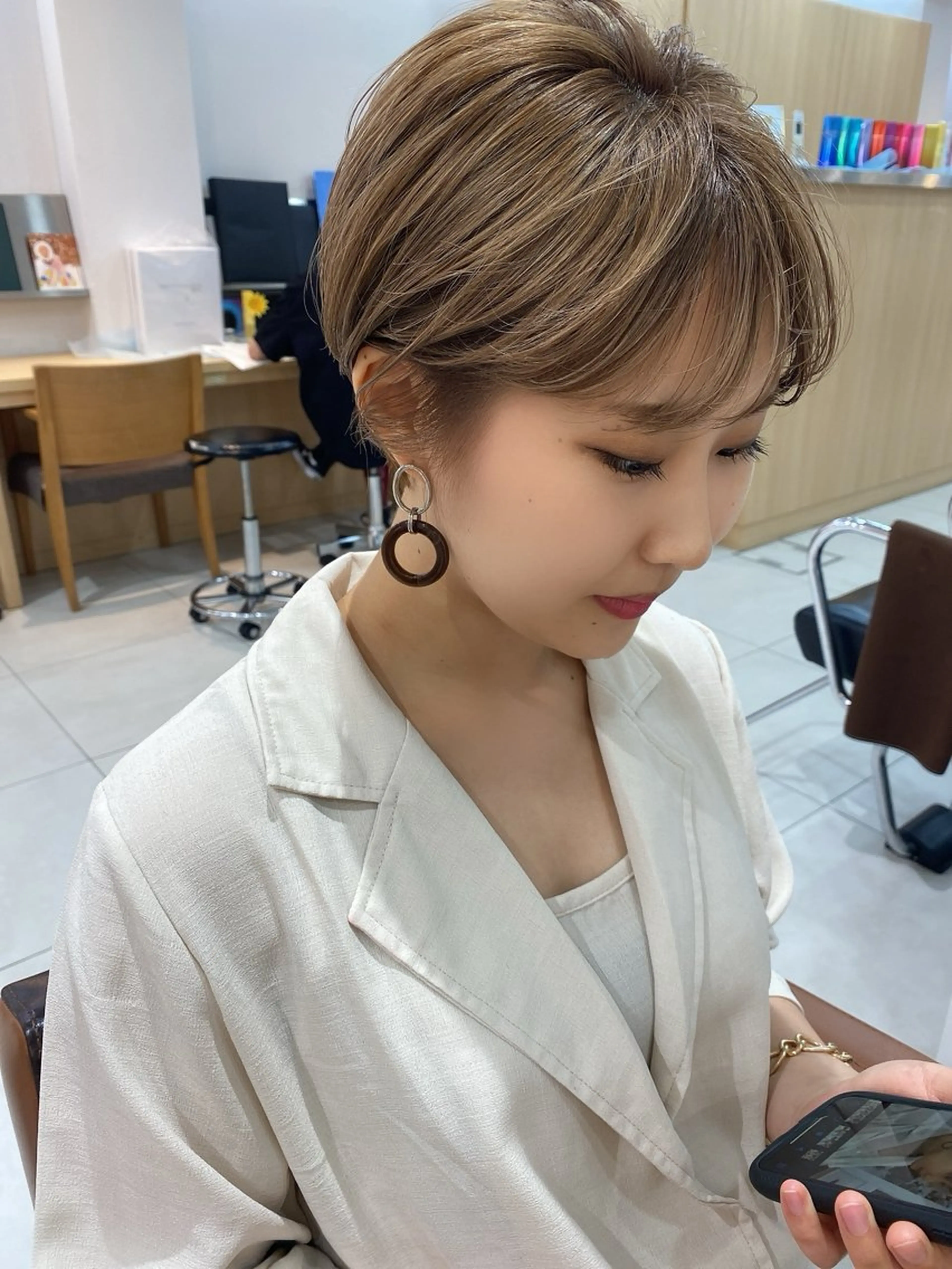 ショート カラー ベージュカラー ショートヘア カット ヘアカラー トリートメント 山下恋佳/矢場町/ ブリーチ/ショートのヘアスタイル