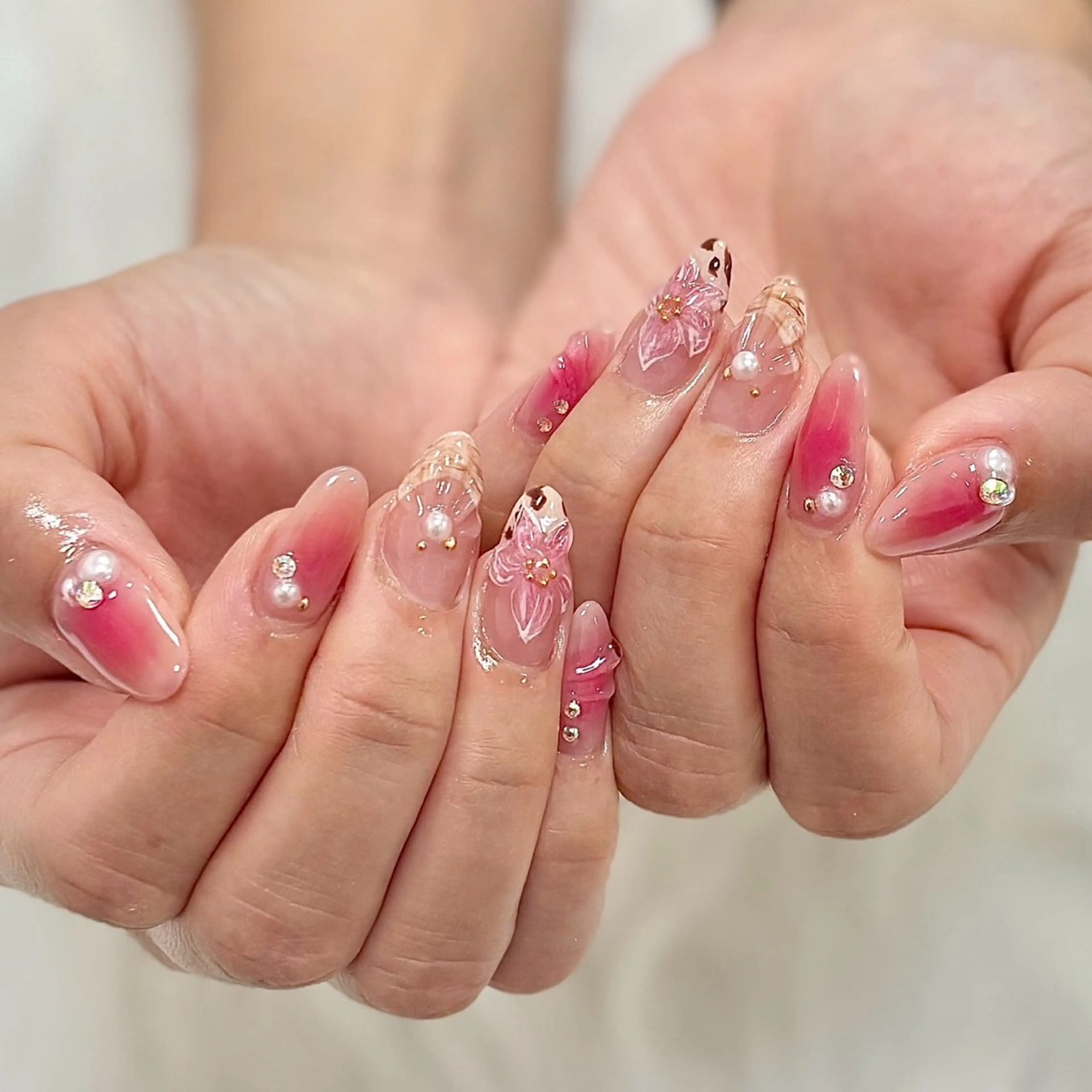 ネイル アートネイル ジェルネイル ストーンネイル ワンホンネイル PROVE 彩華のネイルデザイン