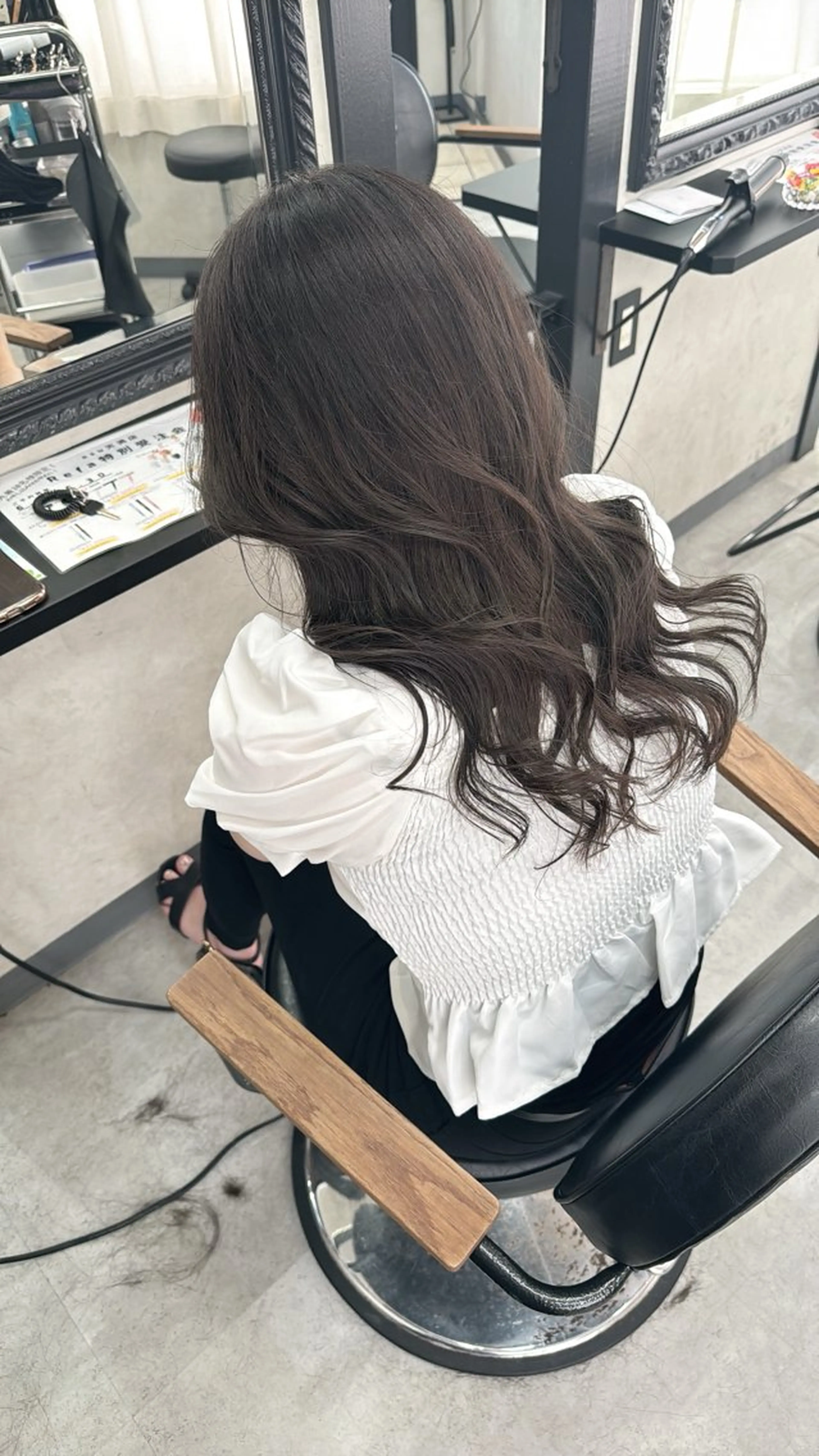 ミディアム カラー ベージュカラー ブリーチ ショコラグレージュ 透明感カラー グレージュ ヘアカラー トリートメント mana／ブリーチ なし／ベージュ／暖色のヘアスタイル