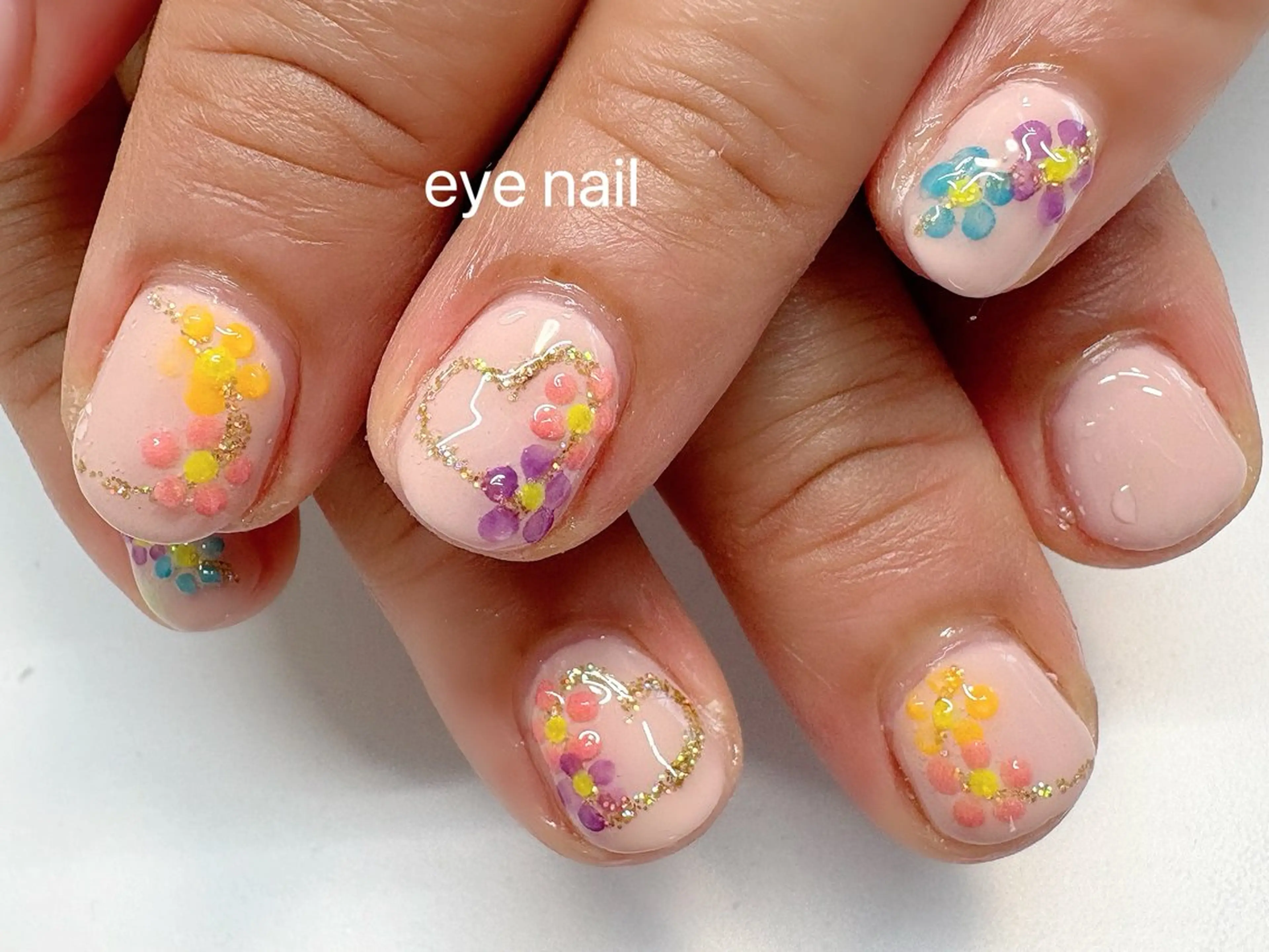 ネイル アートネイル フラワーネイル ジェルネイル ラメ(グリッター) ピンク ハンドネイル Eye nailのネイルデザイン