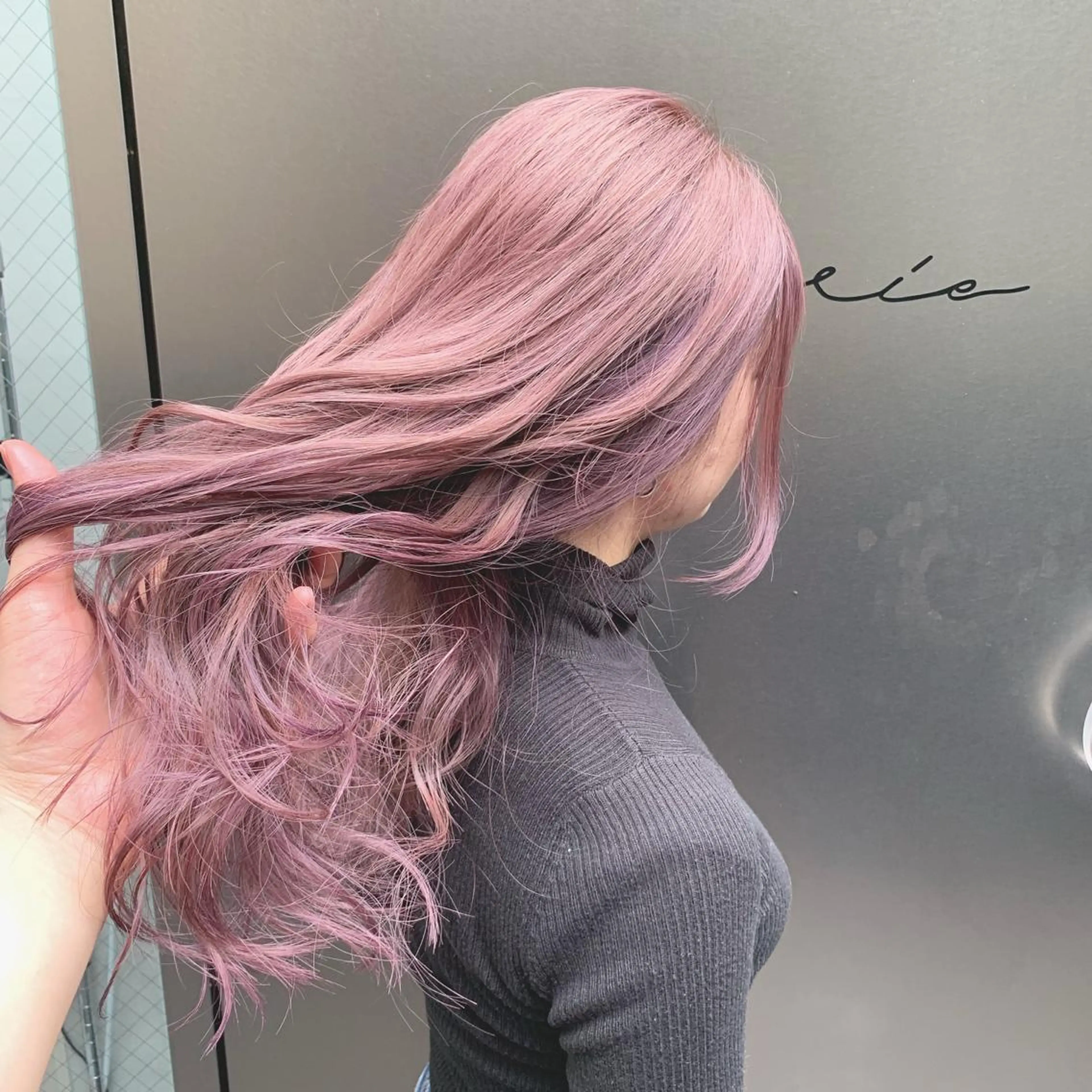ロング カラー ブリーチ ピンクカラー ピンクパープル パープルカラー インナーカラー/天神 ブリーチ/吉田のヘアスタイル
