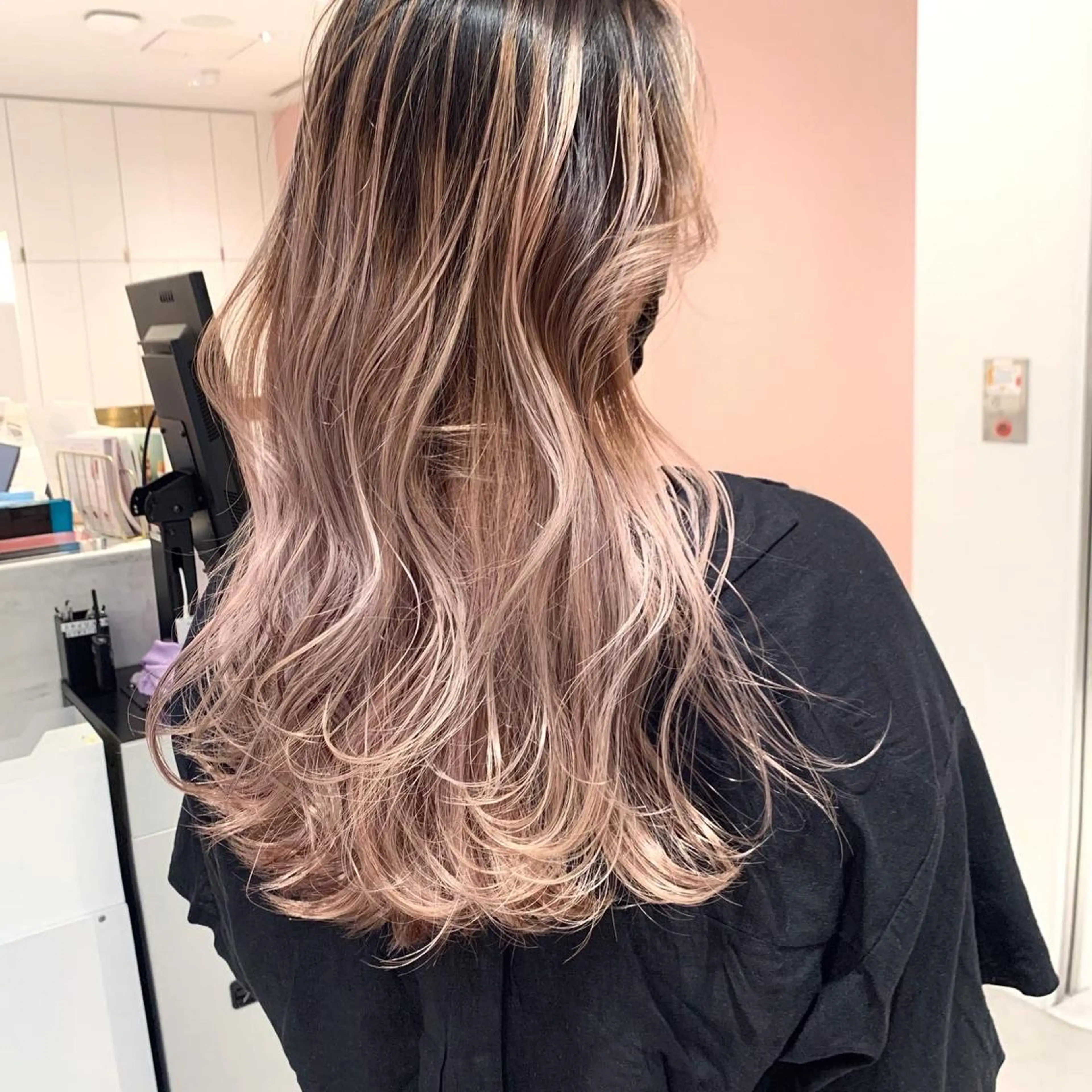 ロング レイヤー専門家 ダブルカラー修のヘアスタイル